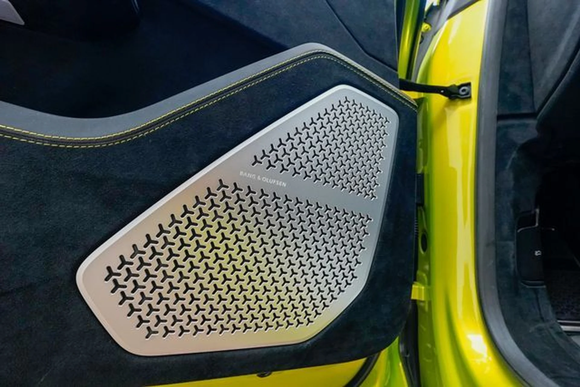 mph057_4280950929_22986544_58_6fdbe5e704