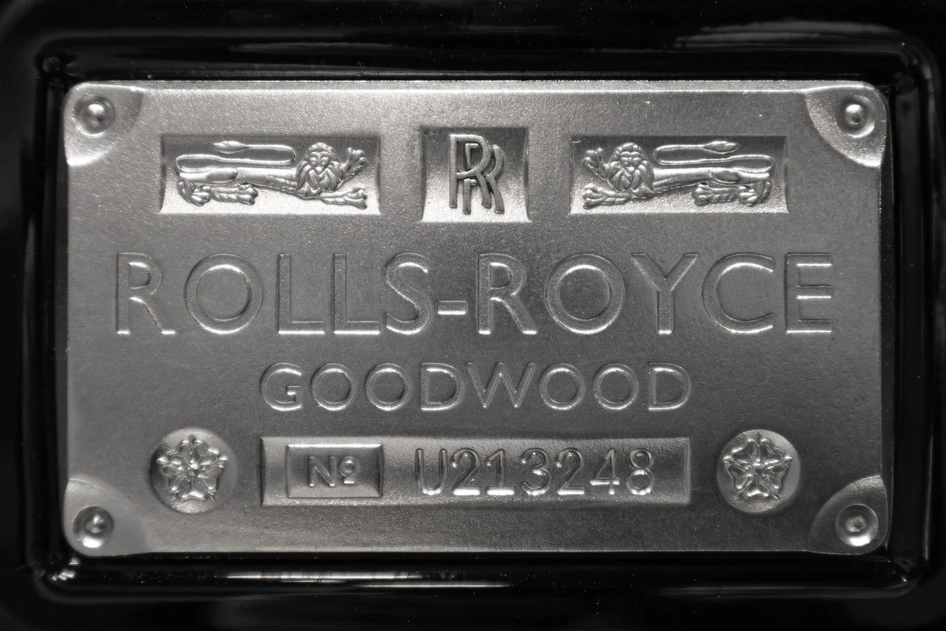 mph057_476872701_Used_2022_Rolls_Royce_Ghost_1767138760_5fc9dd81c4