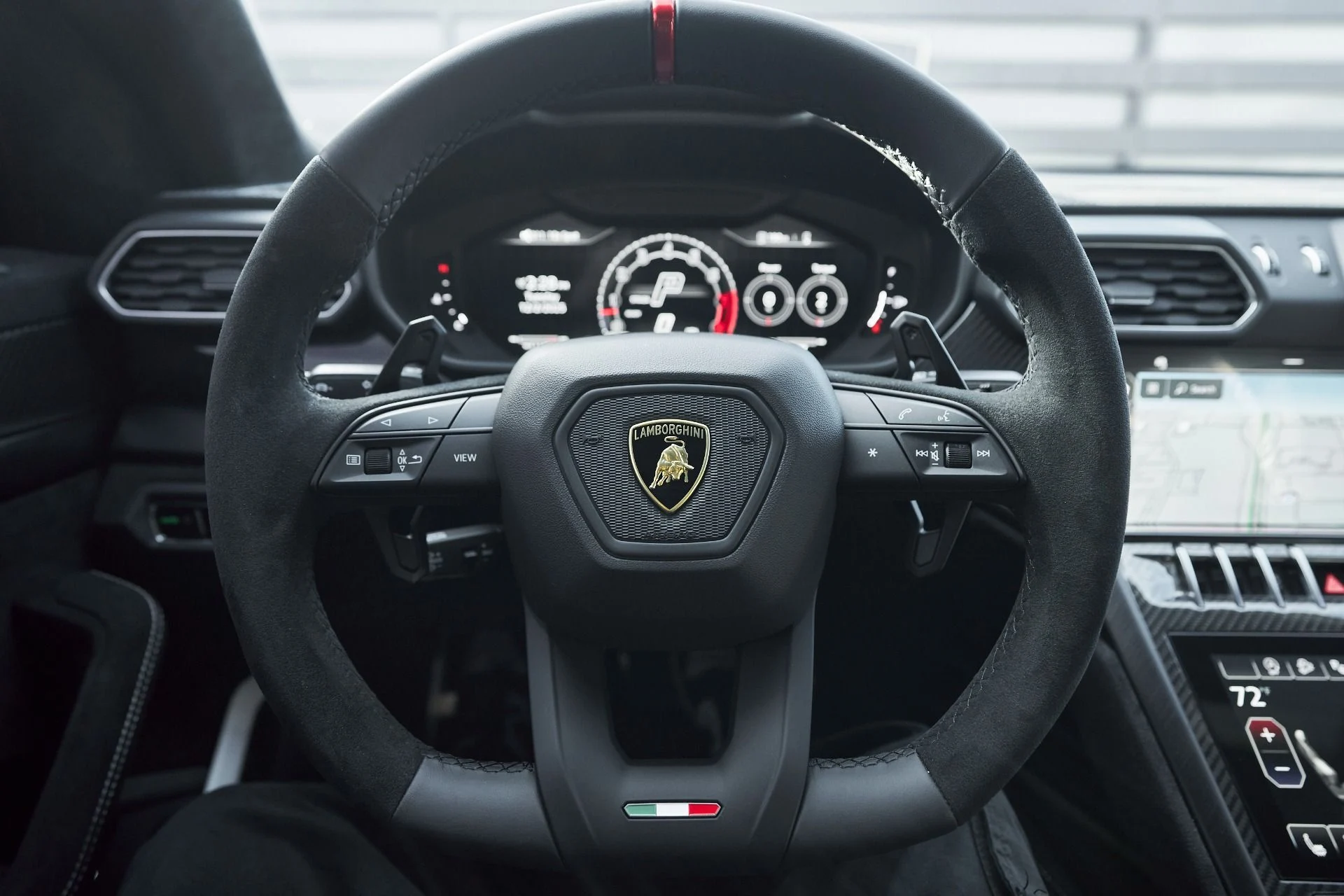 mph057_493908272_Used_2024_Lamborghini_Urus_Performante_1764730749_ddf5ac141b