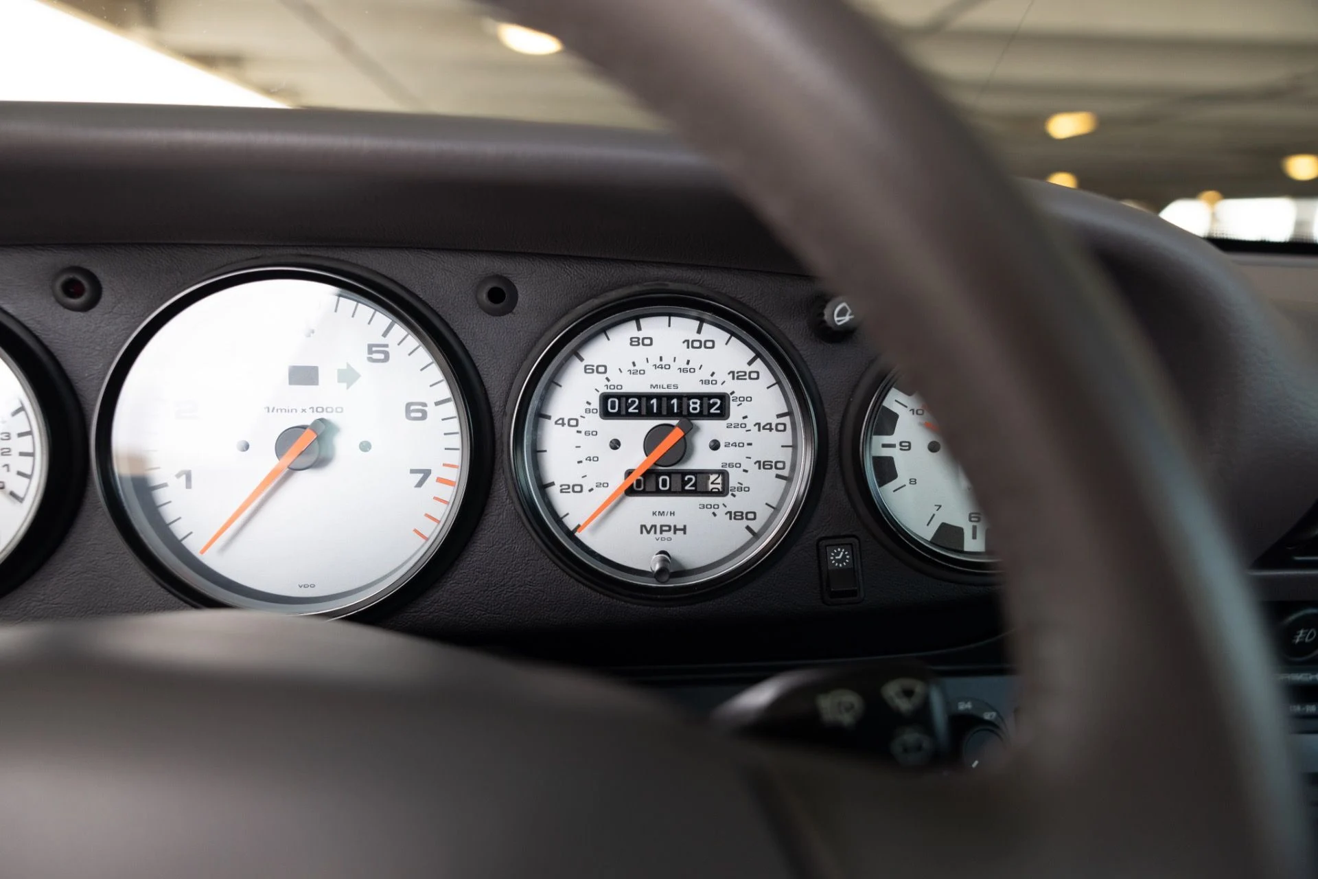 mph057_501881910_Used_1997_Porsche_911_Carrera_4_S_1785968822_9fadb8fe1f