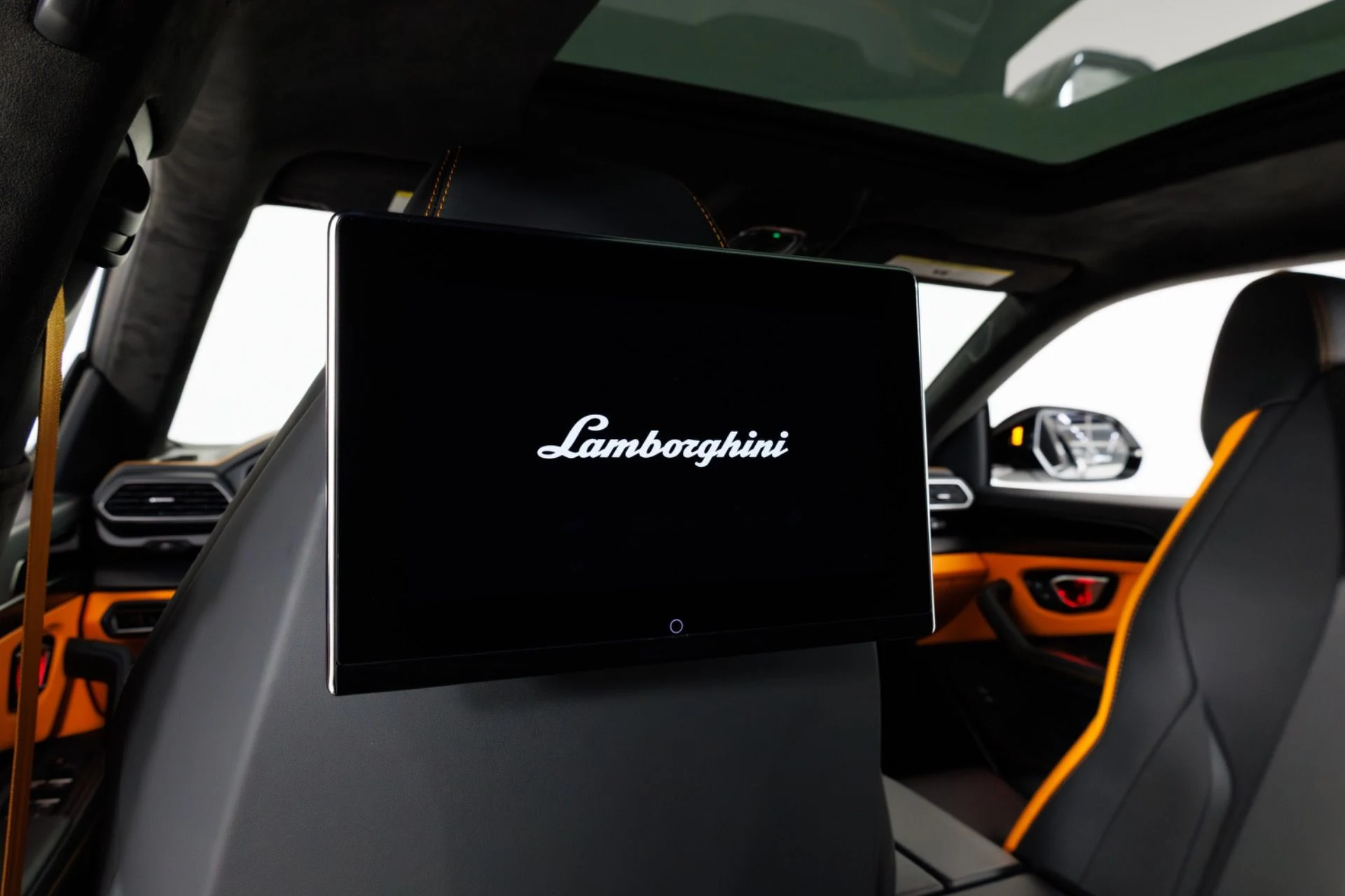 mph057_547093401_Used_2024_Lamborghini_Urus_S_1775674860_3f396e04a6