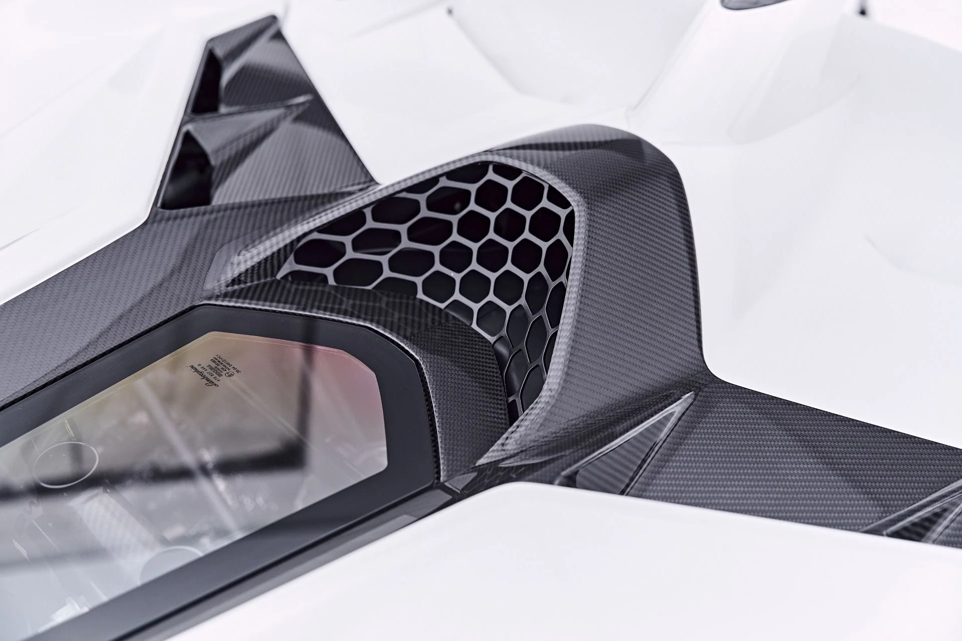 mph057_553083273_Used_2021_Lamborghini_Aventador_SVJ_Base_1784080239_ca4f900c5b