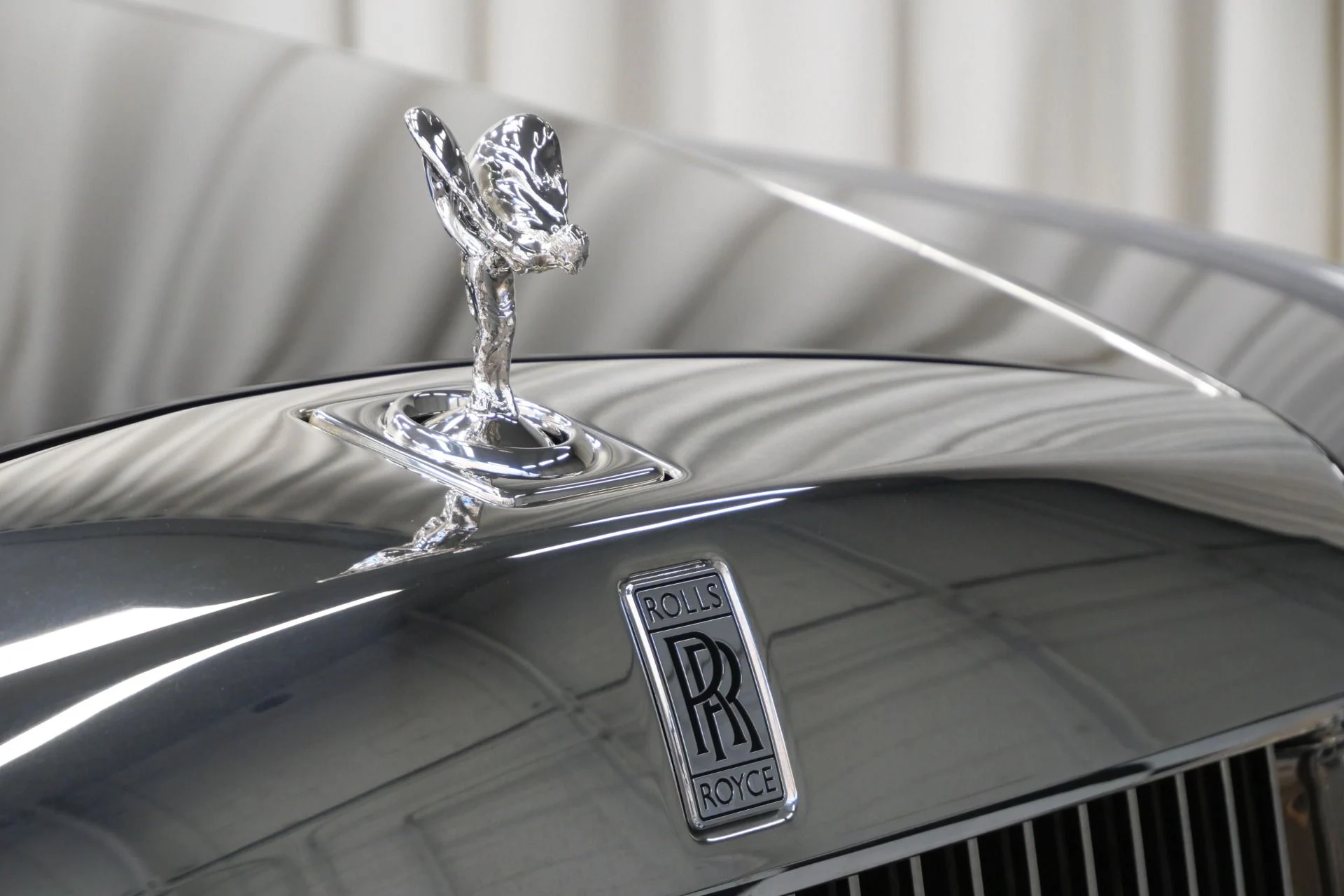 mph057_561355335_Used_2020_Rolls_Royce_Phantom_1760120905_893cc2f833