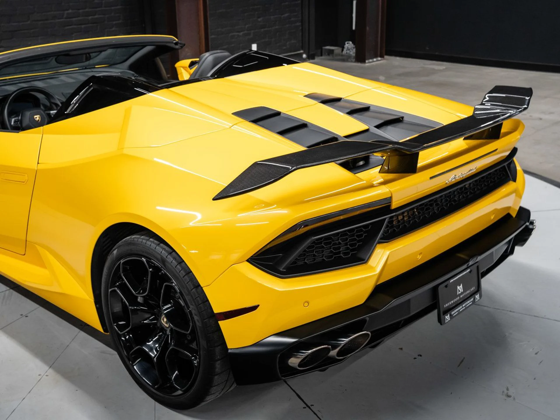 mph057_580203307_lamborghini_huracan_2017_6470b54b22