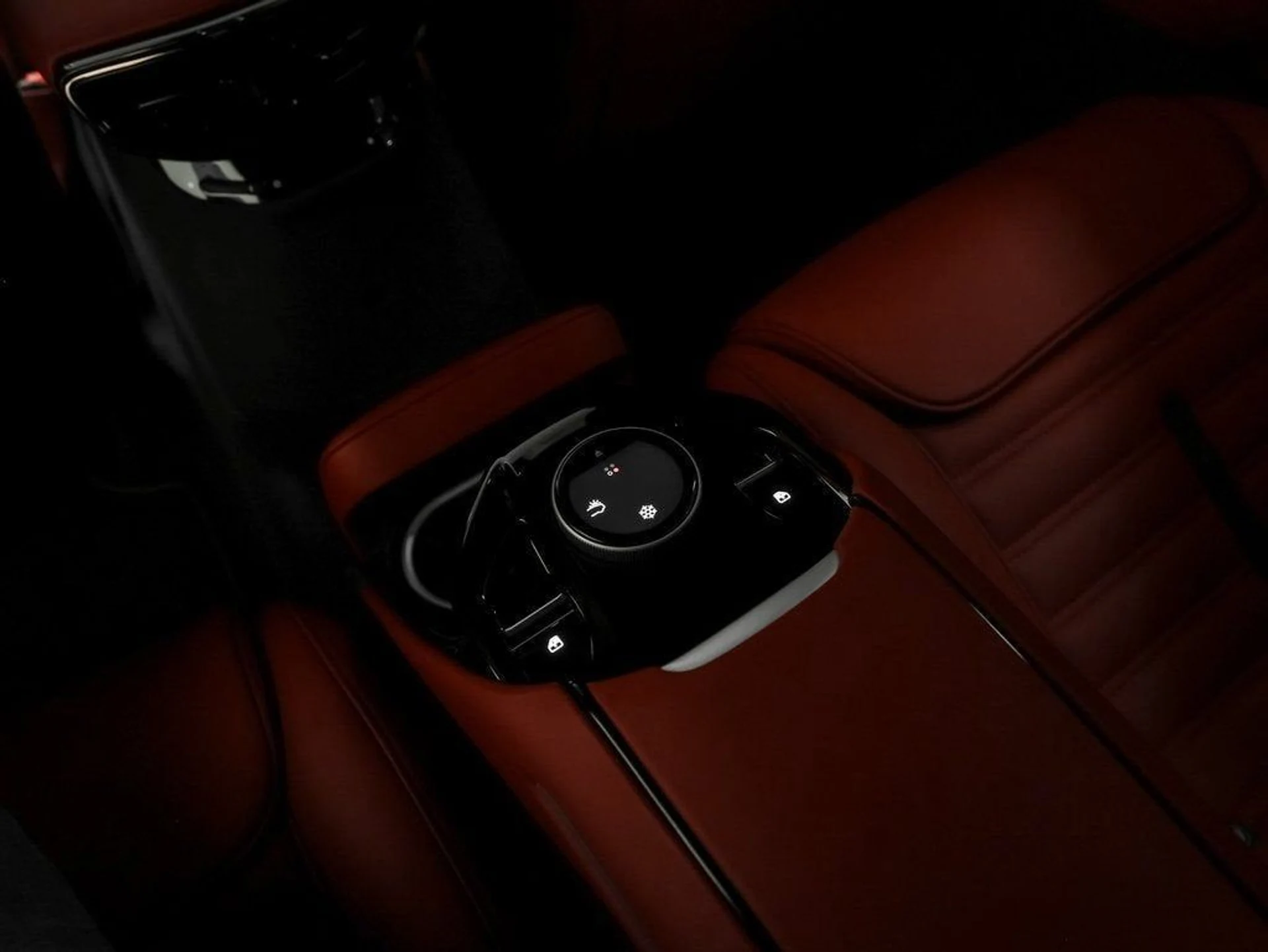 mph057_582080731_58_515f1a75ad