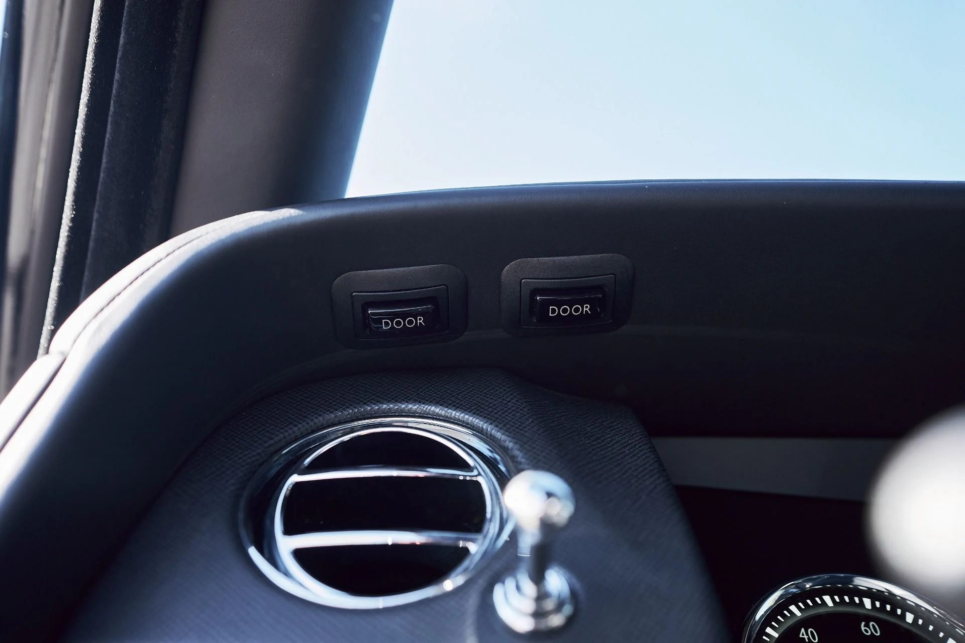 mph057_637418761_Used_2019_Rolls_Royce_Cullinan_Base_1767201745_4edebdb1ad