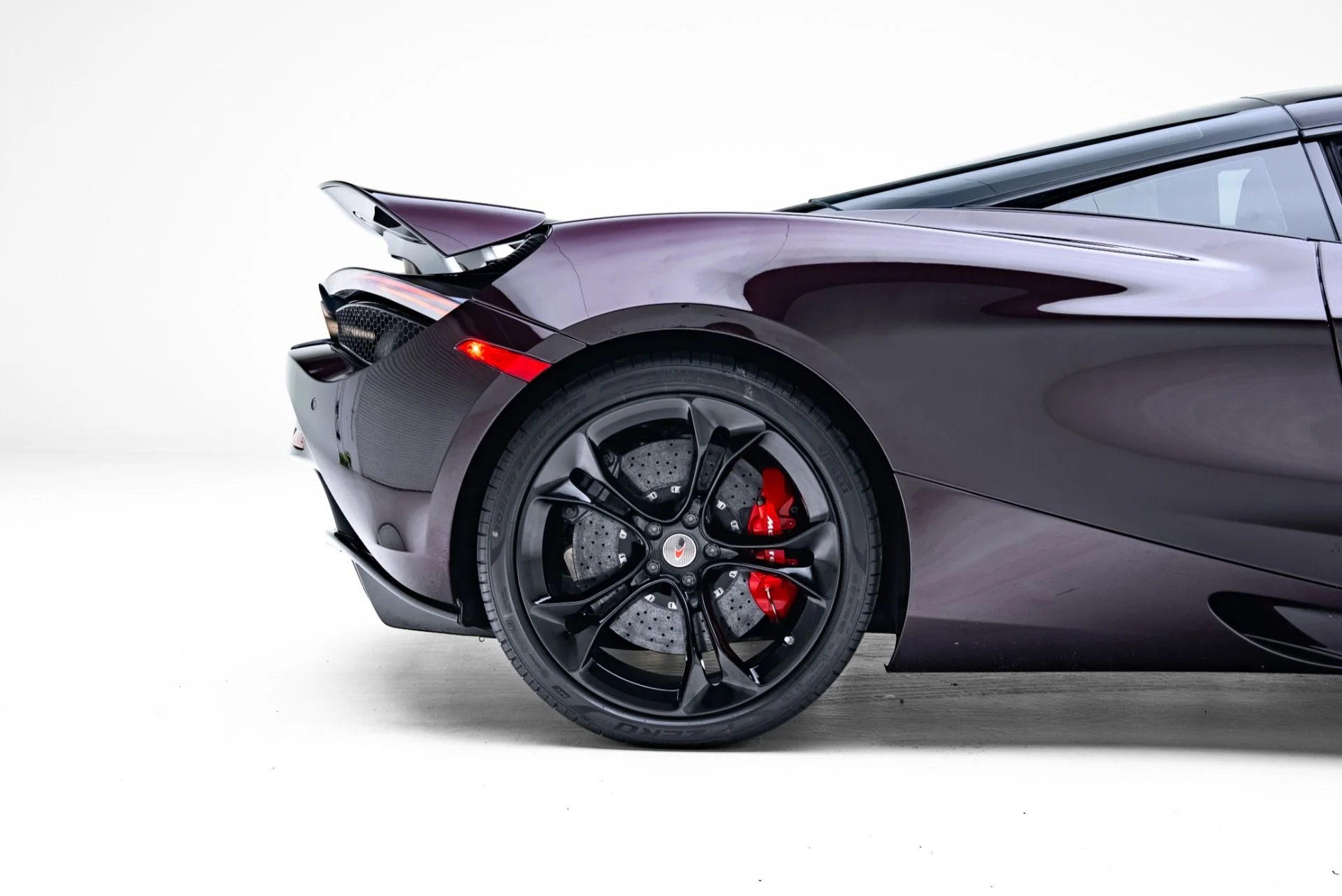 mph057_644308555_Used_2018_Mc_Laren_720_S_Luxury_1771626810_3e2f6e7668