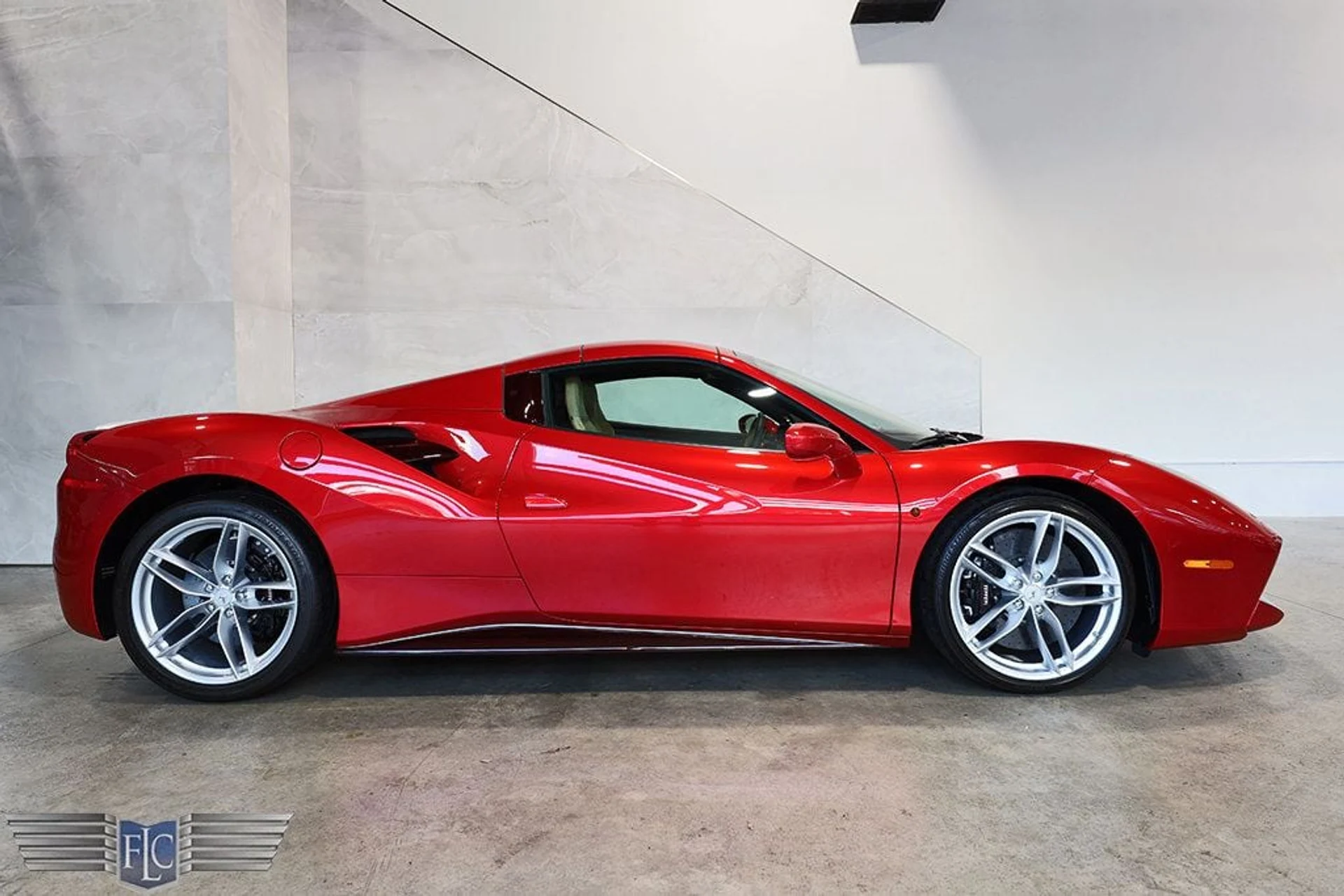 mph057_647034209_used_2019_ferrari_488_spider_convertible_9689_22929028_58_1024_be419cbacb