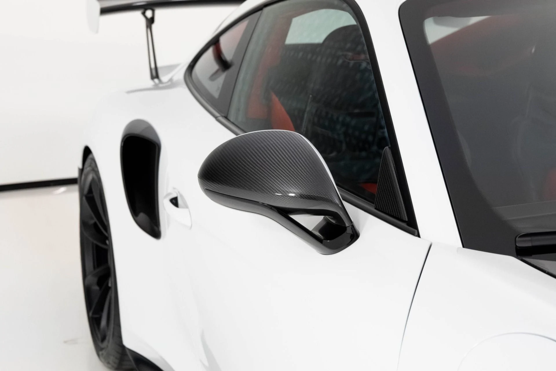 mph057_648646438_Used_2018_Porsche_911_GT_2_RS_1763508422_3fa026d7f4