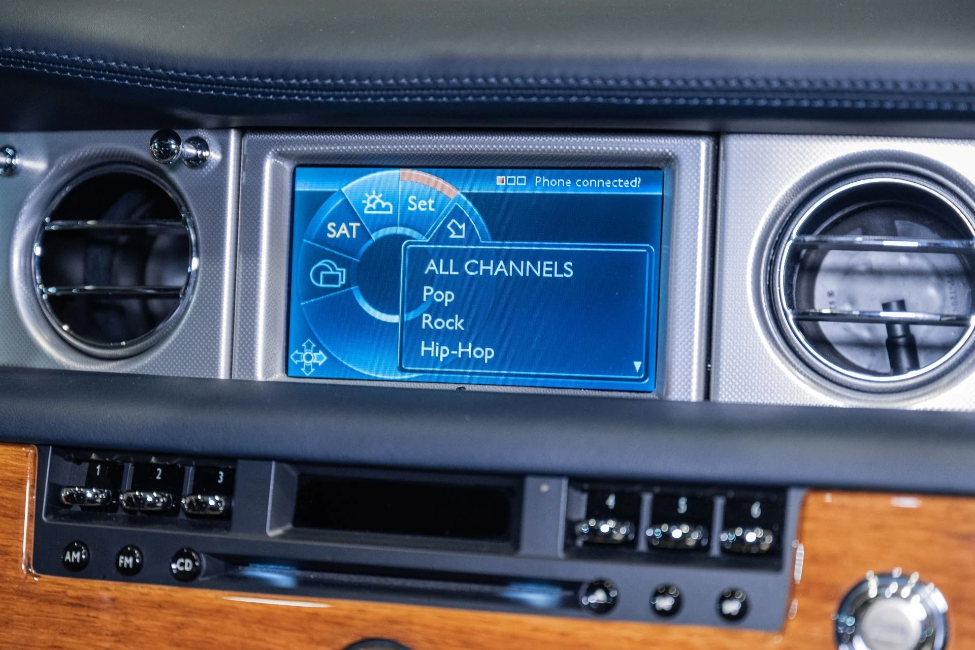 mph057_68505074_Used_2011_Rolls_Royce_Phantom_1782236449_7f03635707