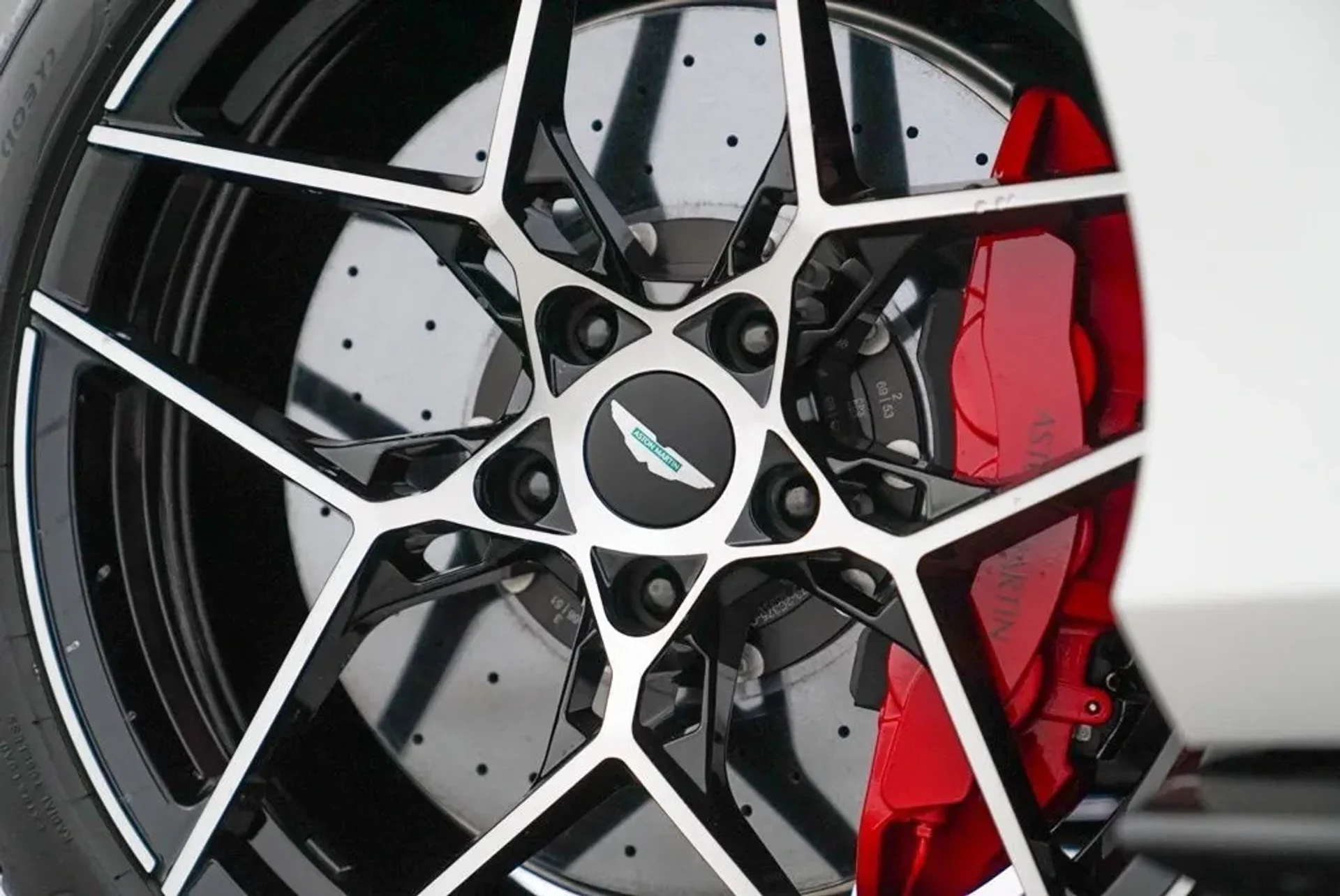 mph057_696029635_fqsz63lddzjvmwt8o7fbtw44q32q_888885207f