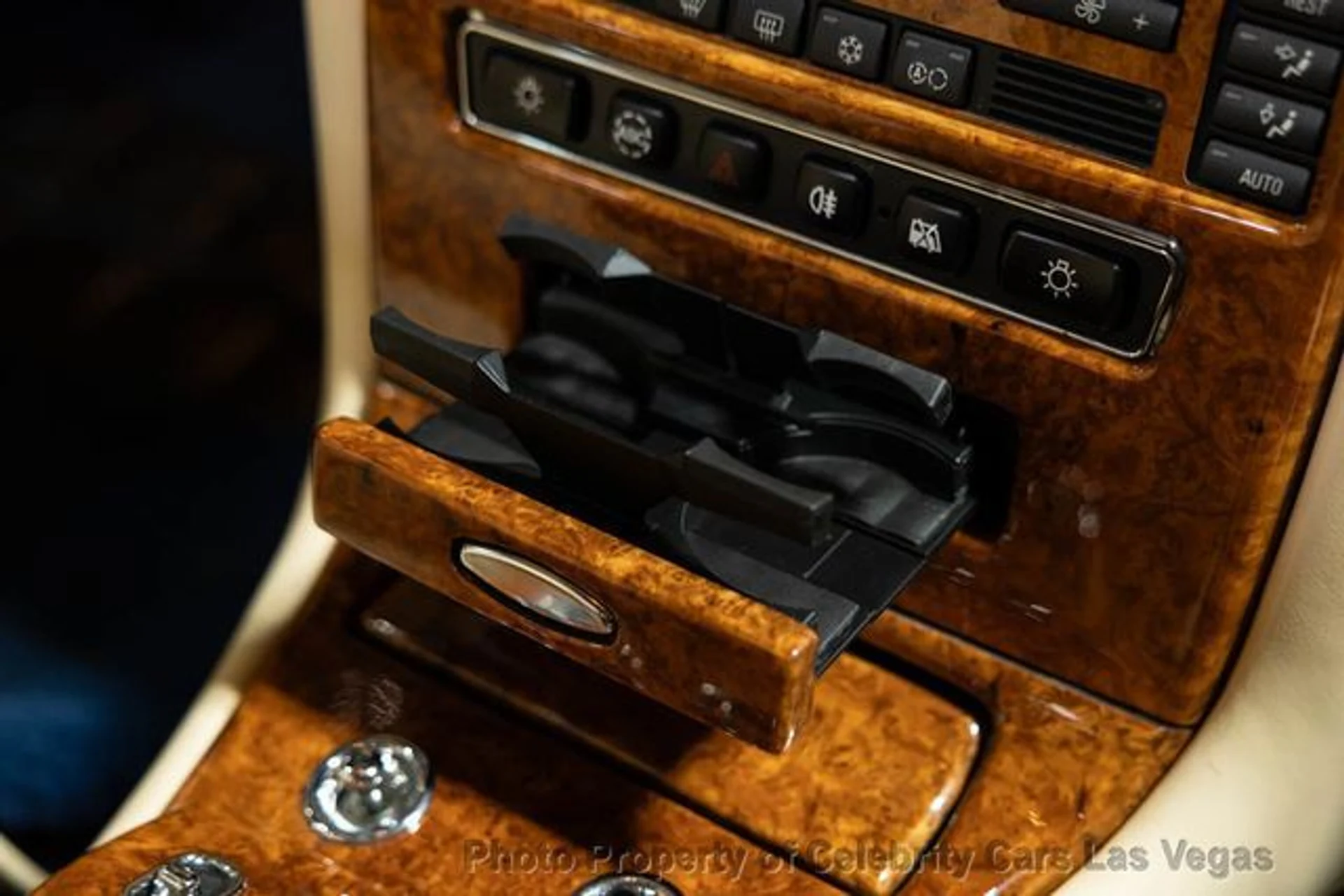 mph057_724973449_used_2002_rolls_royce_silver_seraph_lastofline1of120forus170totalworldwide_9707_23079302_62_640_20b069a7b0