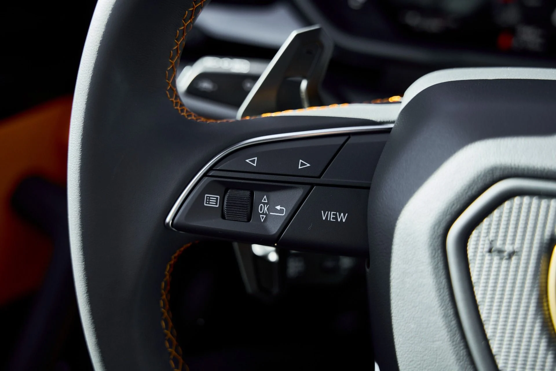 mph057_77078012_Used_2024_Lamborghini_Urus_S_1768961959_0e6155d7fe