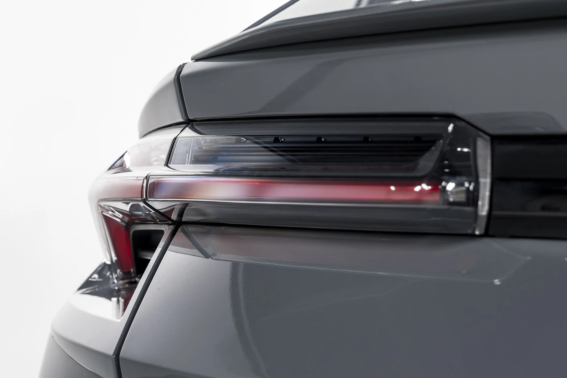 mph057_793220585_947377b20a44b97f87d831e3a09ee00dx_65d6825767