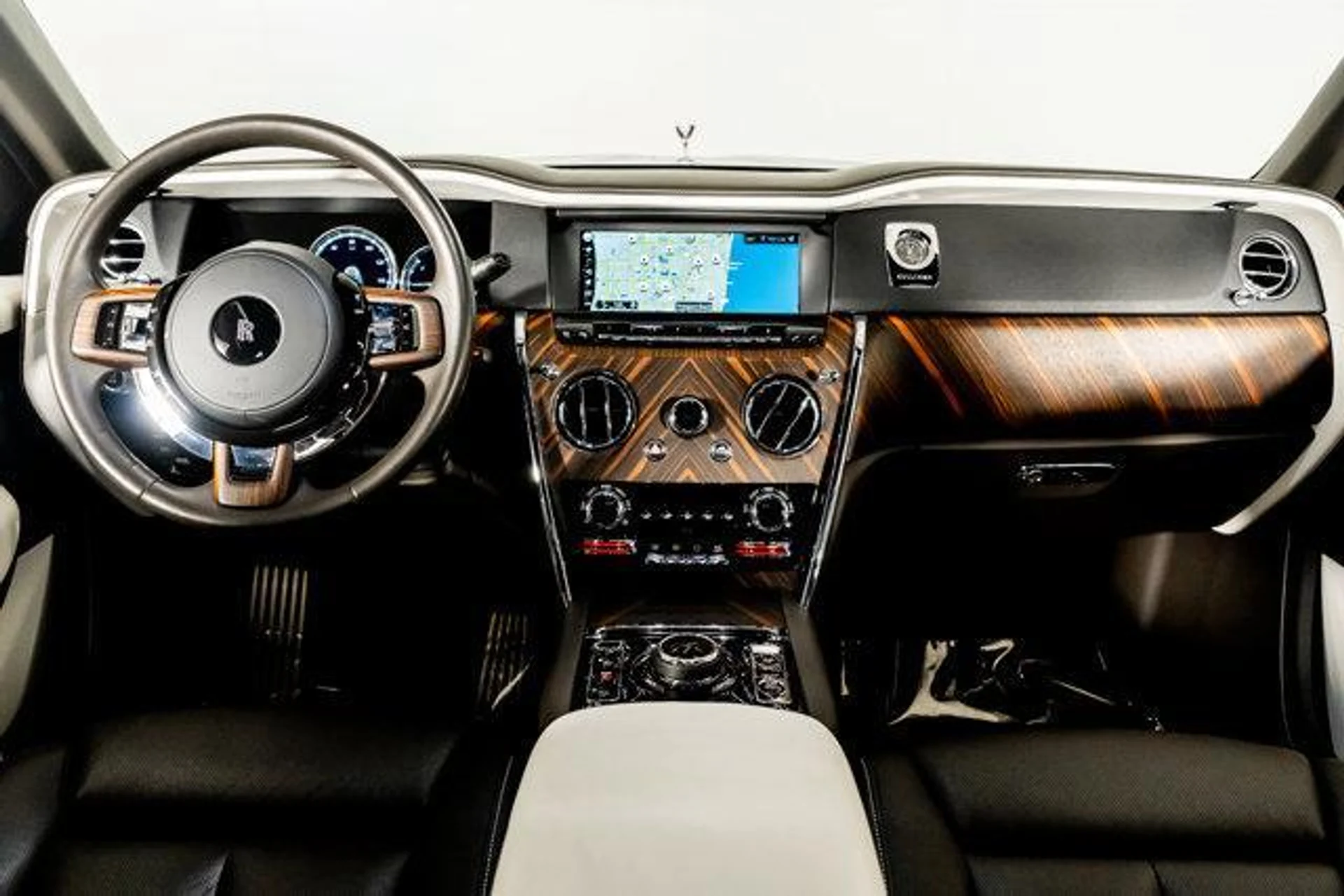 mph057_802882060_P7_Xoz_UAW_6_Z_Yv_SEE_Tu_A_Qo_JGJM_Wp_Y_52cbc5bb79