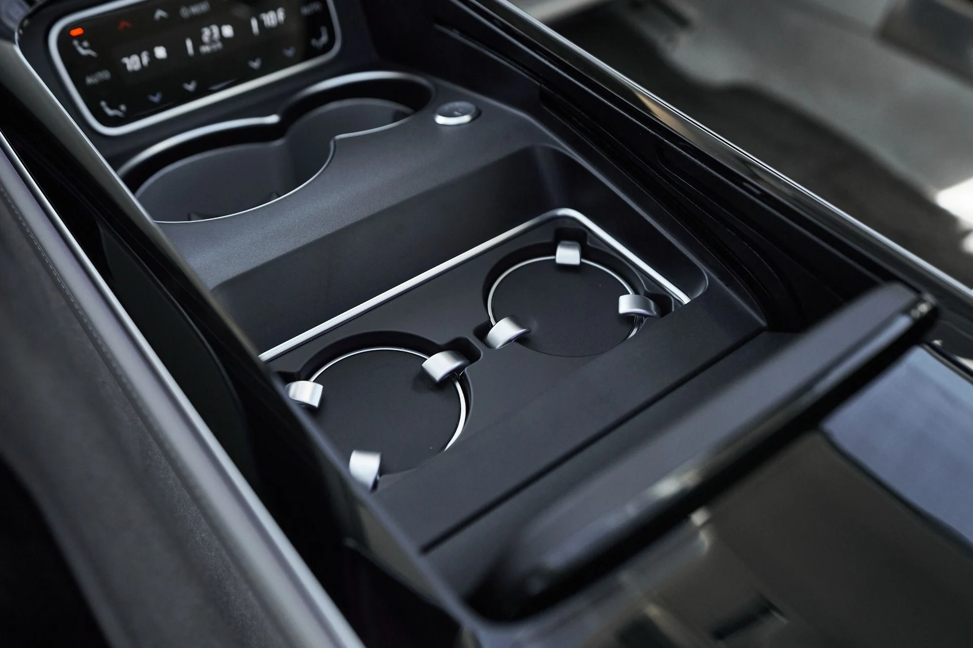 mph057_808943702_Used_2025_Mercedes_Benz_S_Class_Maybach_S_680_1761611134_089863b7ea