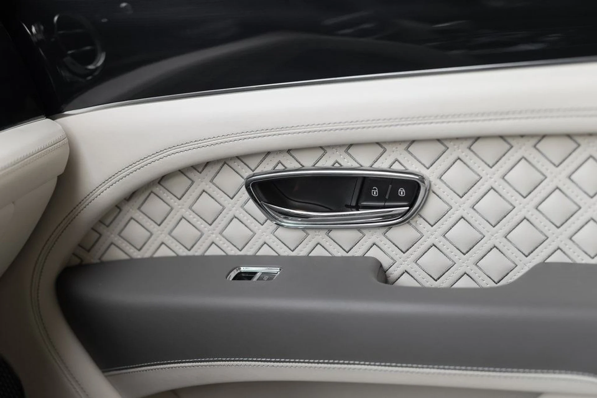 mph057_840614635_38ff1ef049793e0ab4dda87a558f1ea6x_39bbb1c83a