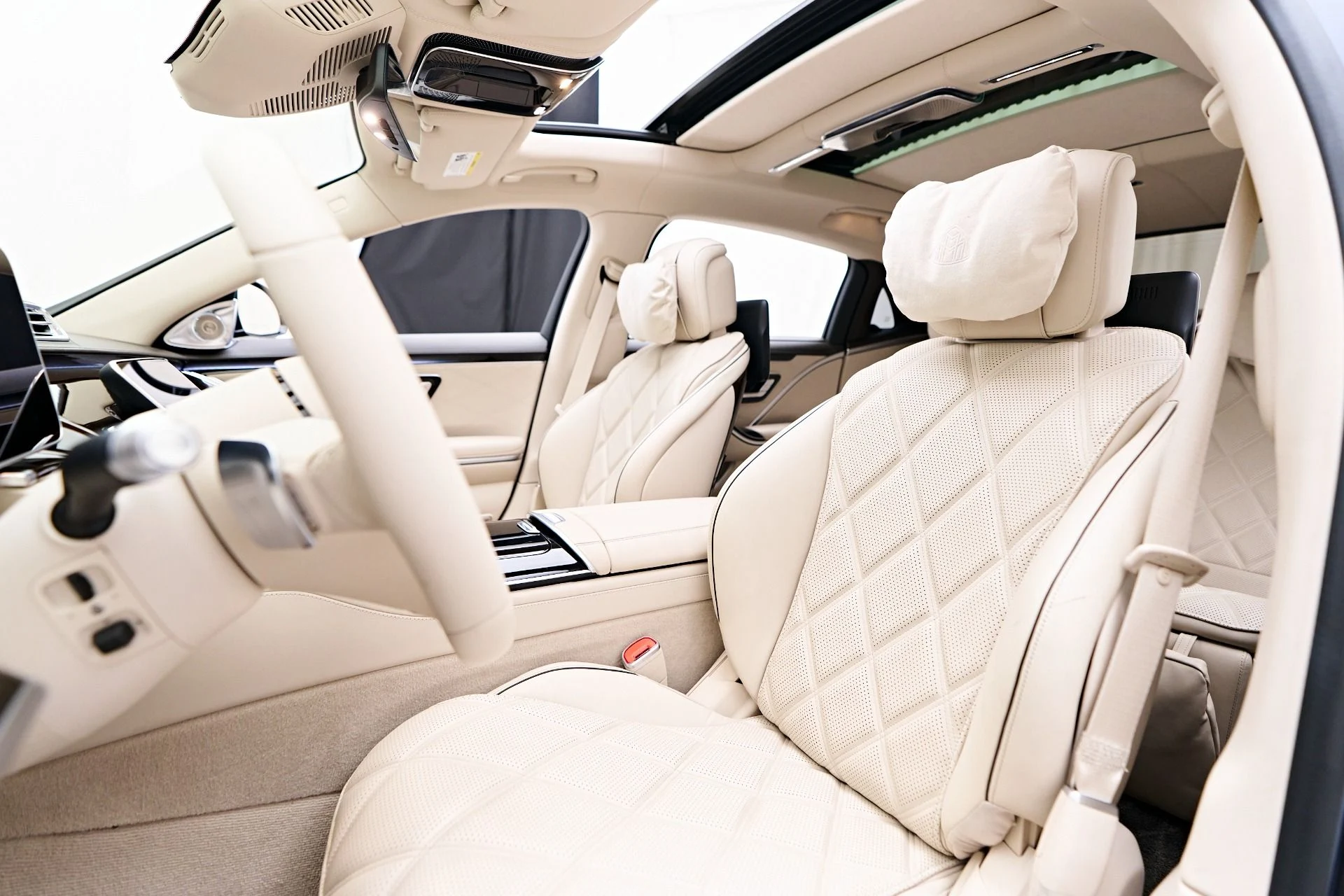 mph057_872342149_Used_2023_Mercedes_Benz_S_Class_Maybach_S_580_1755633550_1703343bc7