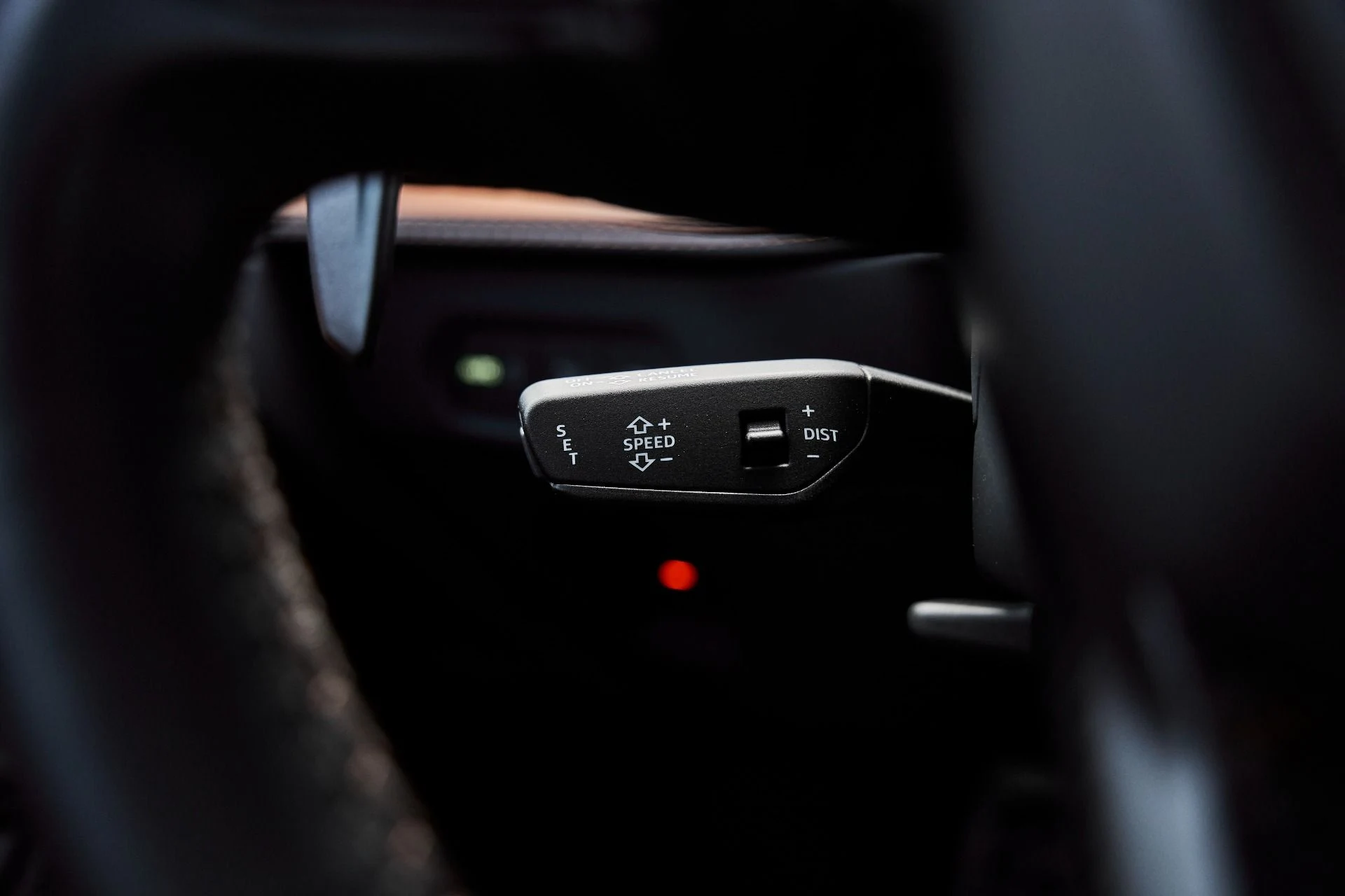 mph057_925311617_Used_2025_Lamborghini_Revuelto_Base_1777078176_f82de72097