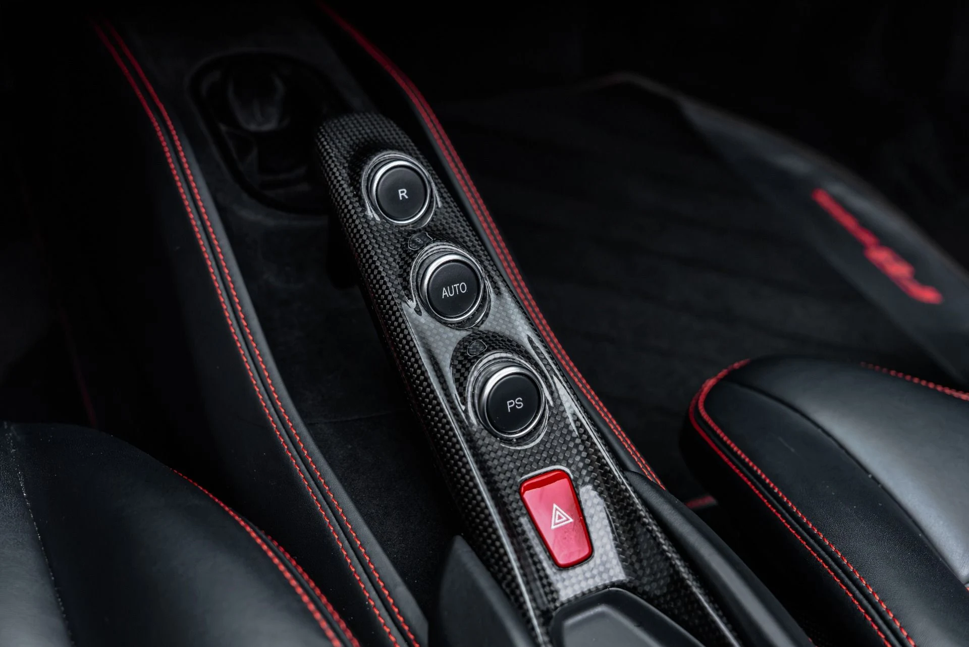 mph057_930127970_Used_2022_Ferrari_F8_Spider_1785267097_3227793834