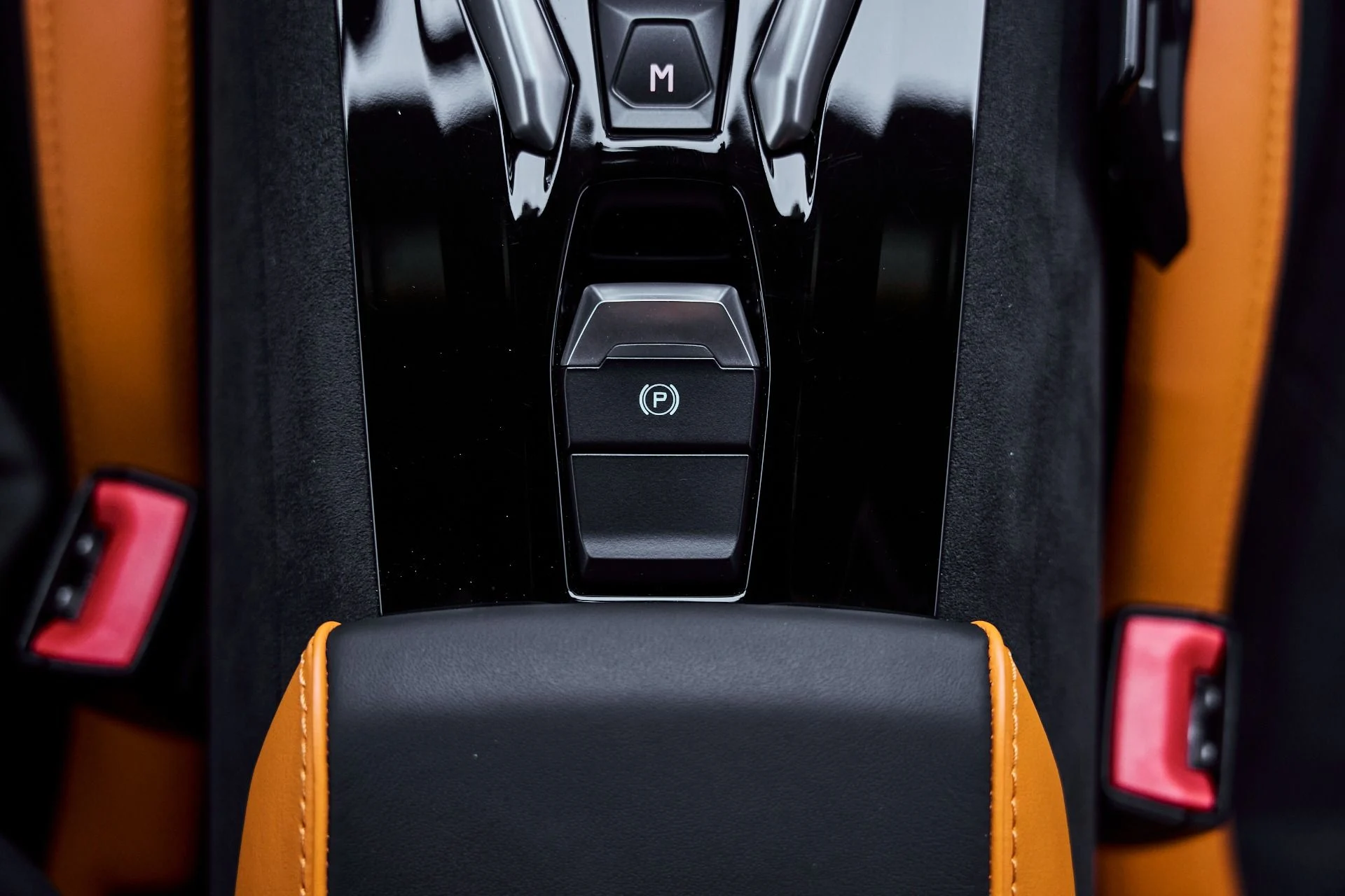 mph057_945928544_Used_2023_Lamborghini_Huracan_Tecnica_Base_1777011701_24e6d77d5f