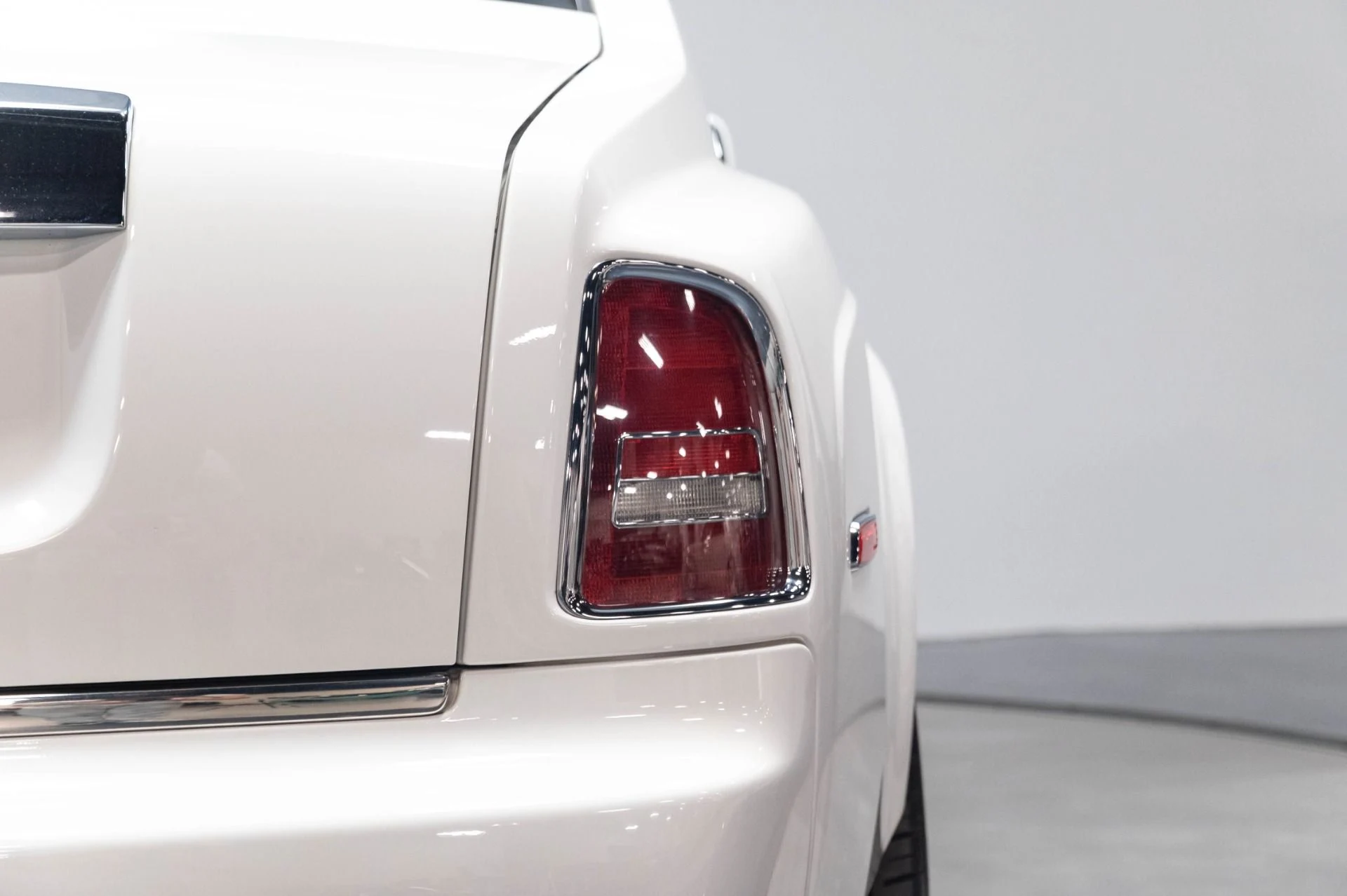 mph057_957269139_Used_2013_Rolls_Royce_Phantom_1784226914_74f18456fd