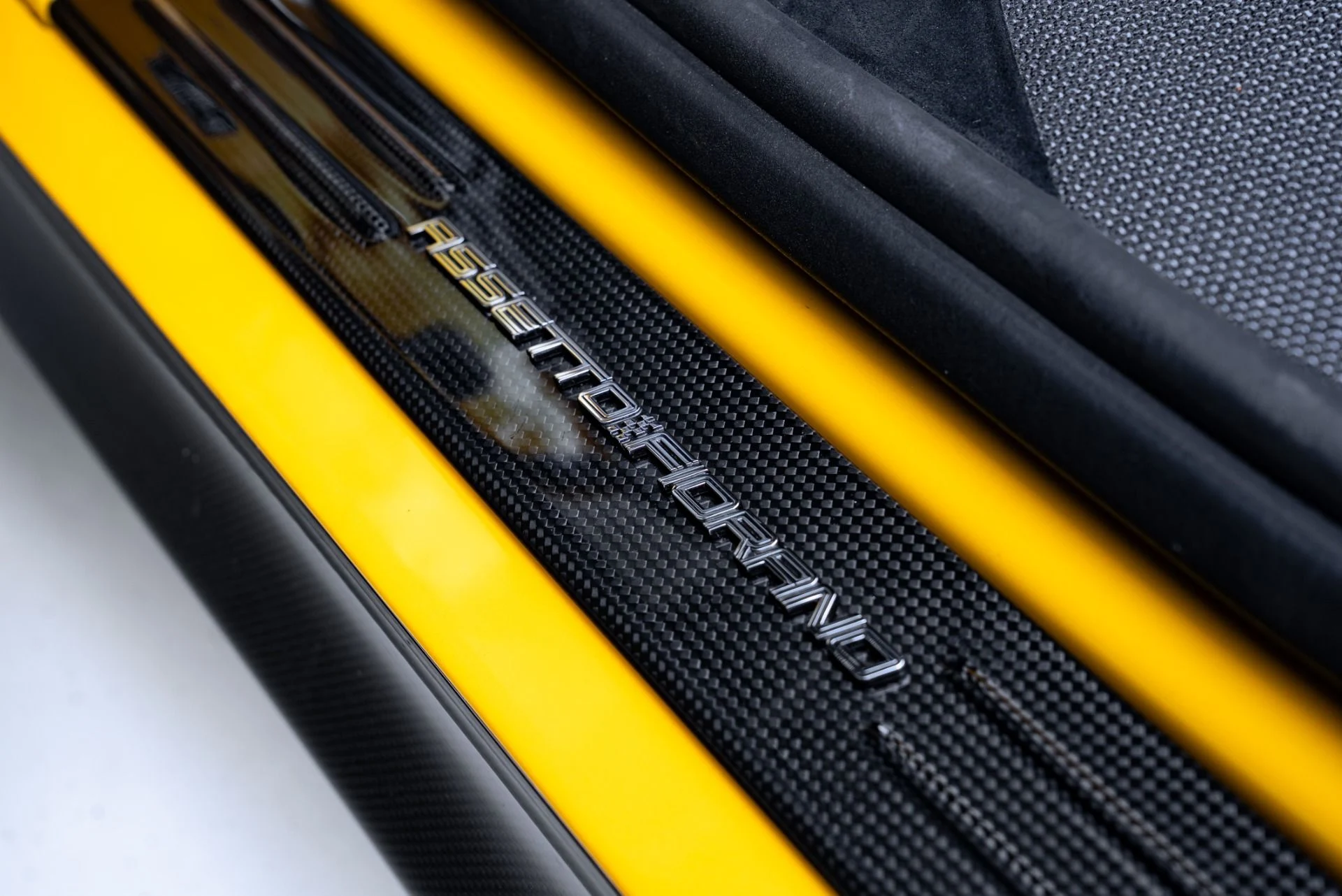 mph057_959767499_Used_2023_Ferrari_SF_90_Spider_1773351292_0a81fdee55