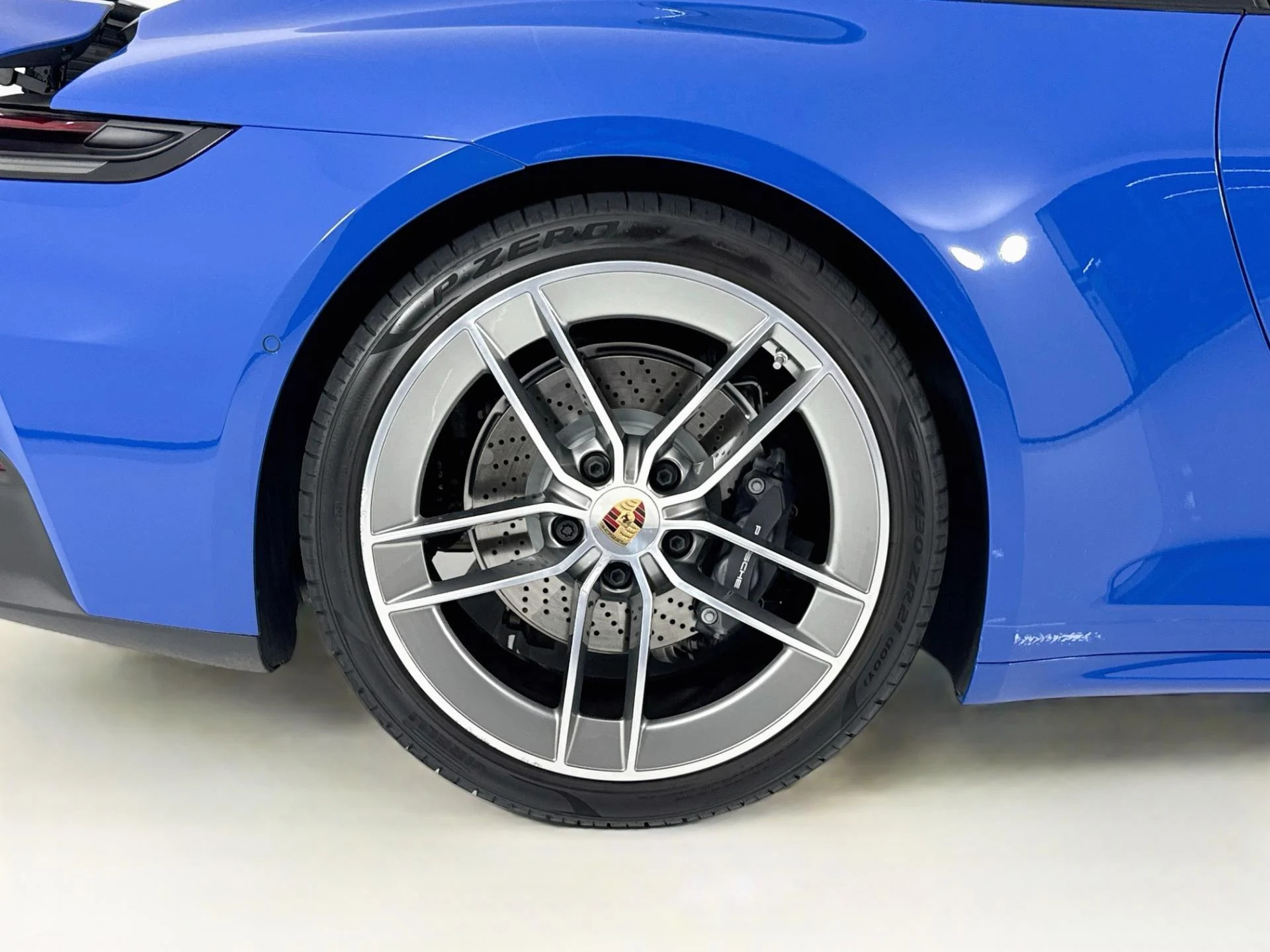 mph057_964524892_Used_2025_Porsche_911_Carrera_1793206567_1b8e2341fc