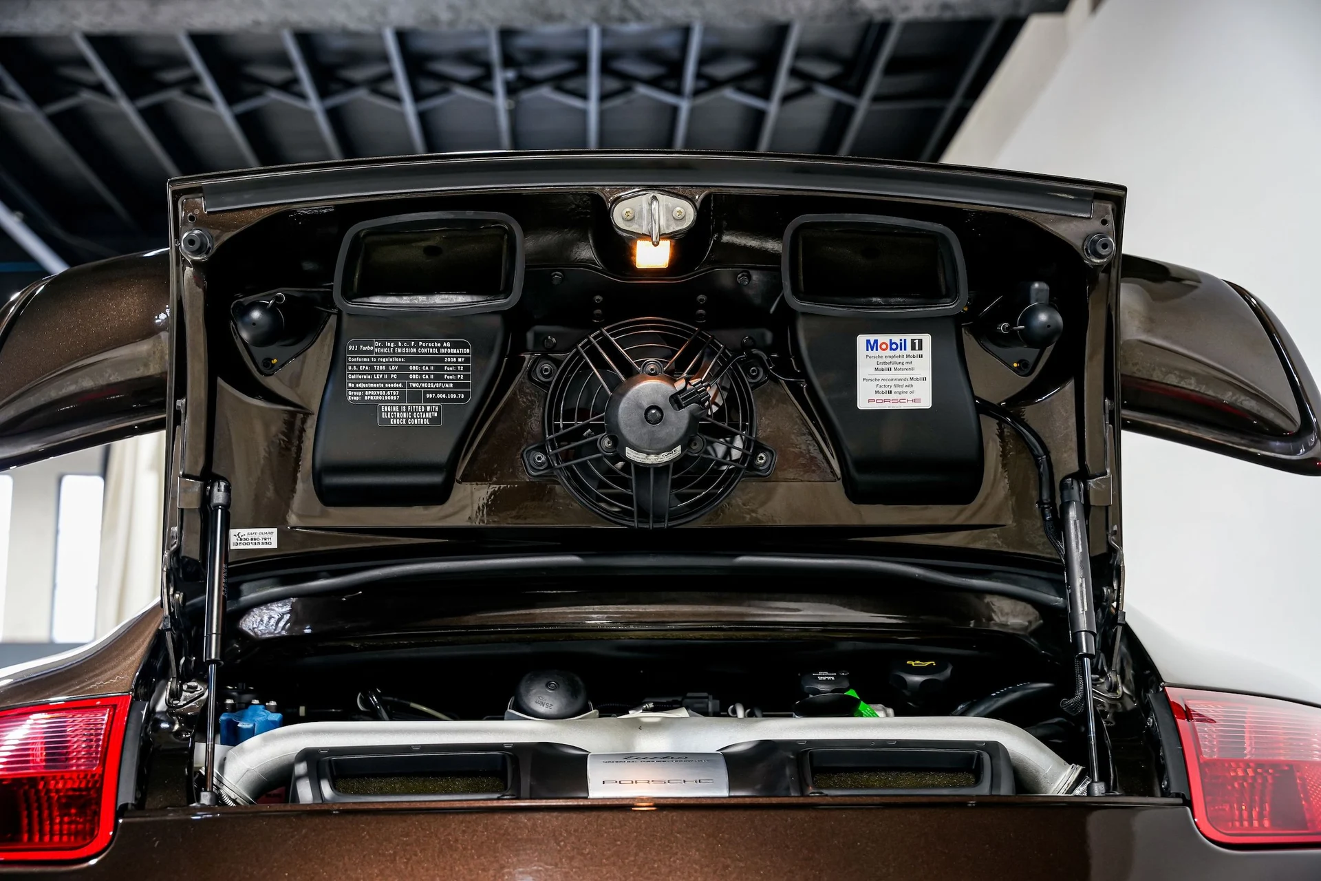 mph057_968511957_6c64e2d045d126625ce9a653a7fa3e3ax_7615d61b30