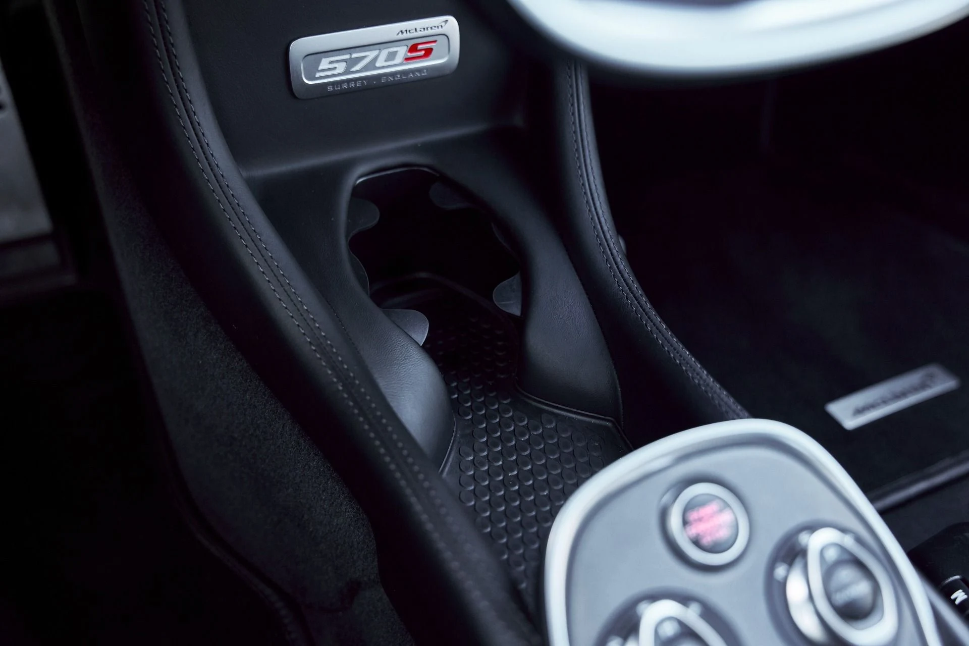 mph057_977254106_Used_2020_Mc_Laren_570_S_1768499841_26df6296e2