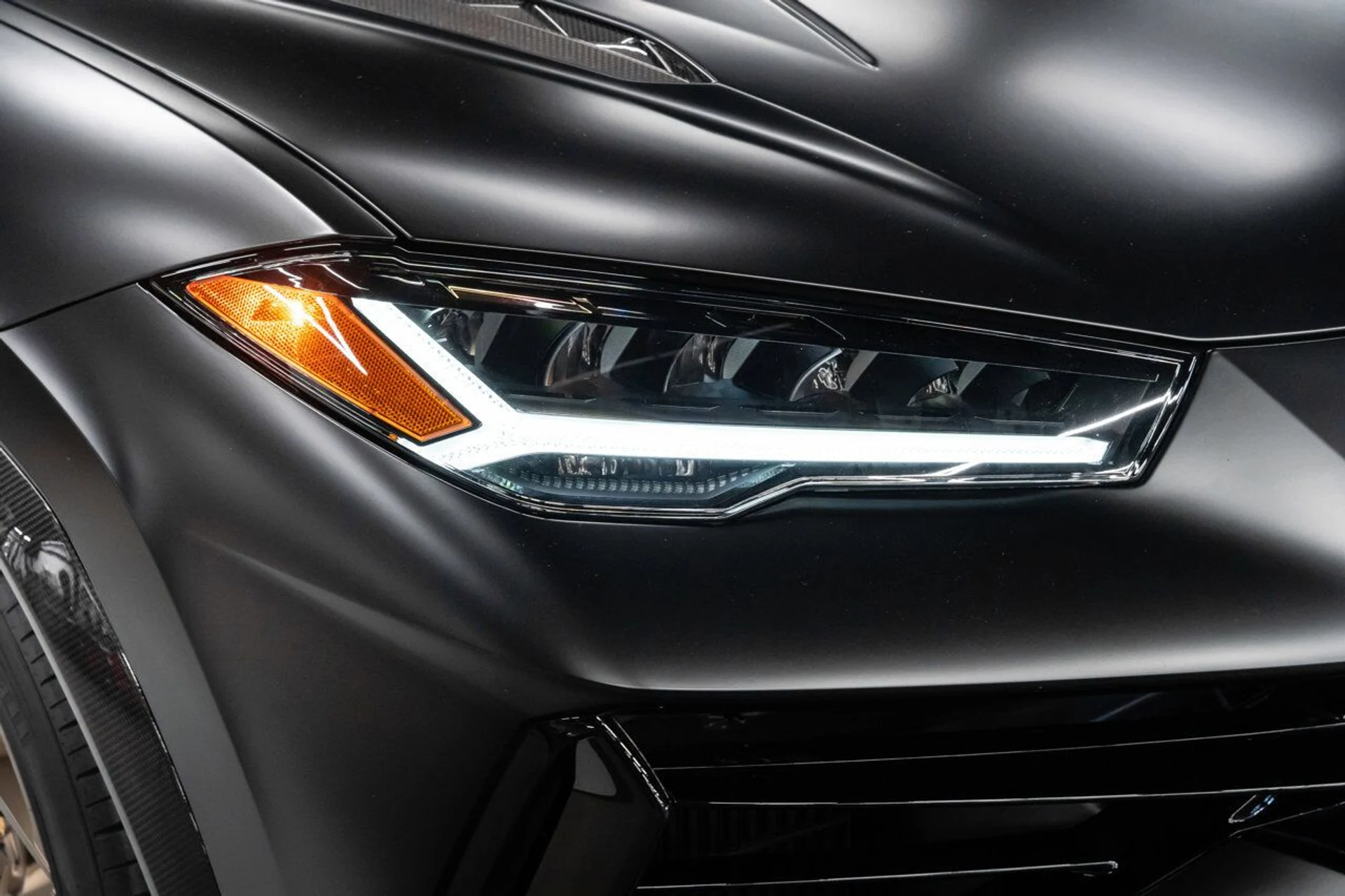 mph057_978998598_lamborghini_urus_2023_9ffd2b23e8