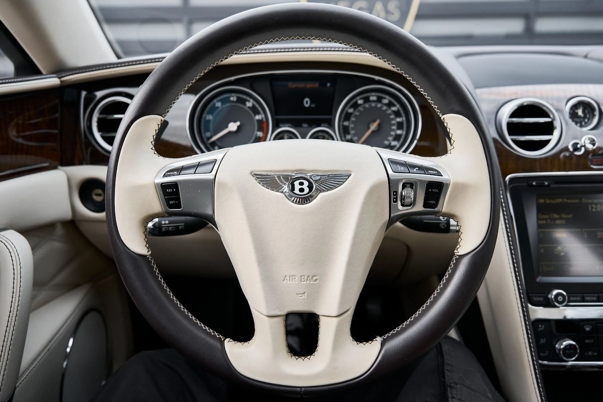 mph058_1005808568_Used_2015_Bentley_Flying_Spur_V8_1769278408_42b9fdf178