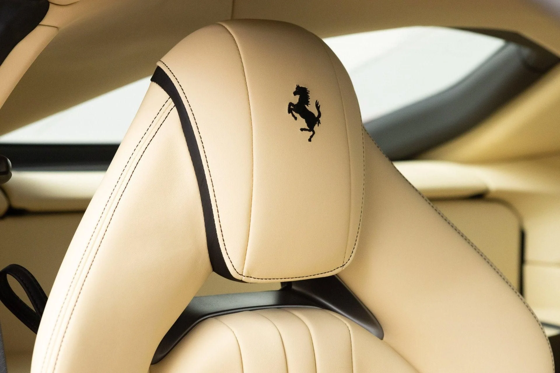 mph058_1033842916_Used_2018_Ferrari_812_Superfast_1777368521_a221a5aa8e