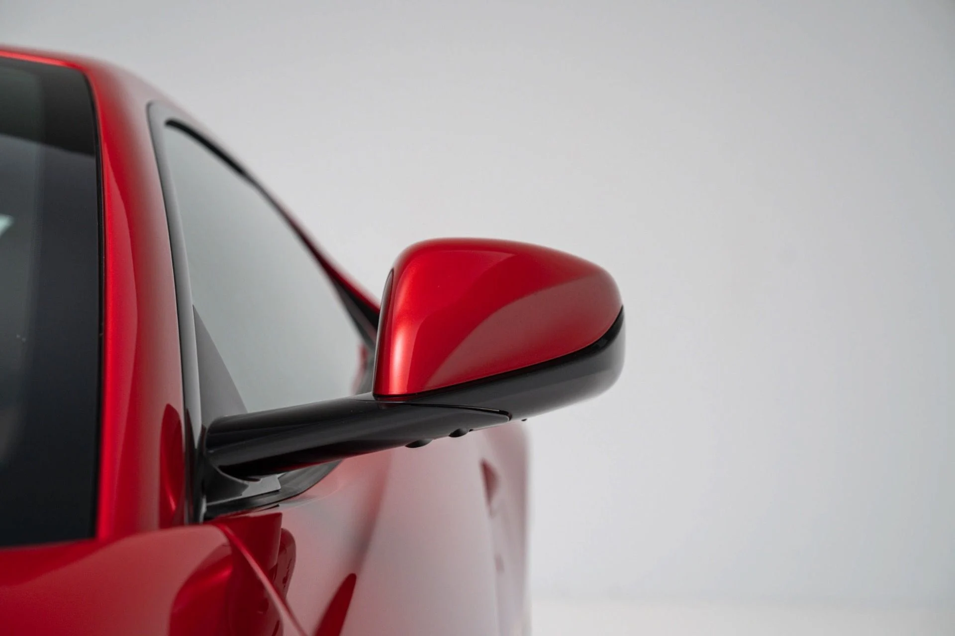 mph058_1050359867_Used_2019_Ferrari_812_Superfast_1774387546_5497f187b4