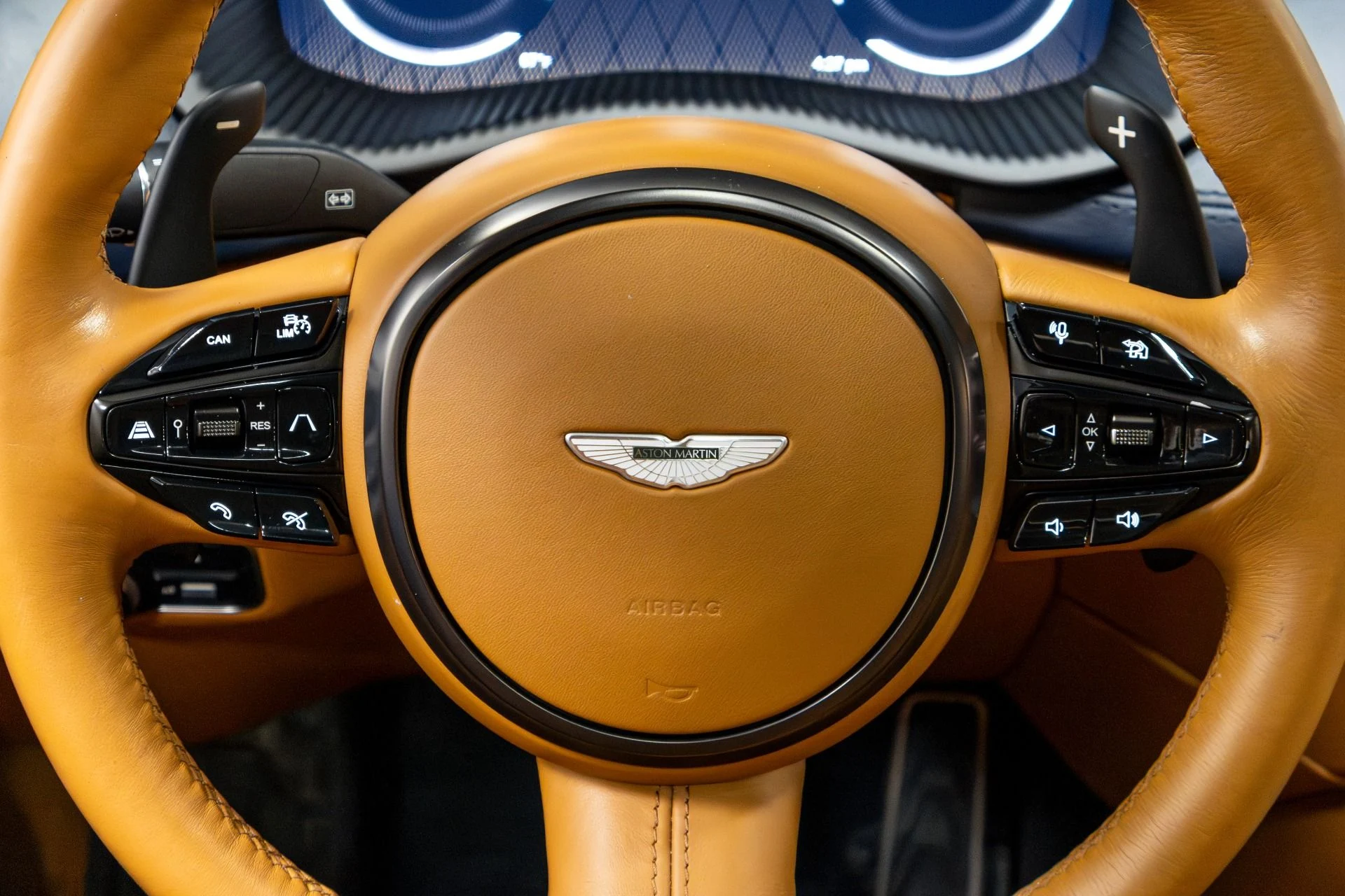 mph058_1052671407_Used_2021_Aston_Martin_DBX_1770088523_848e0b95a0