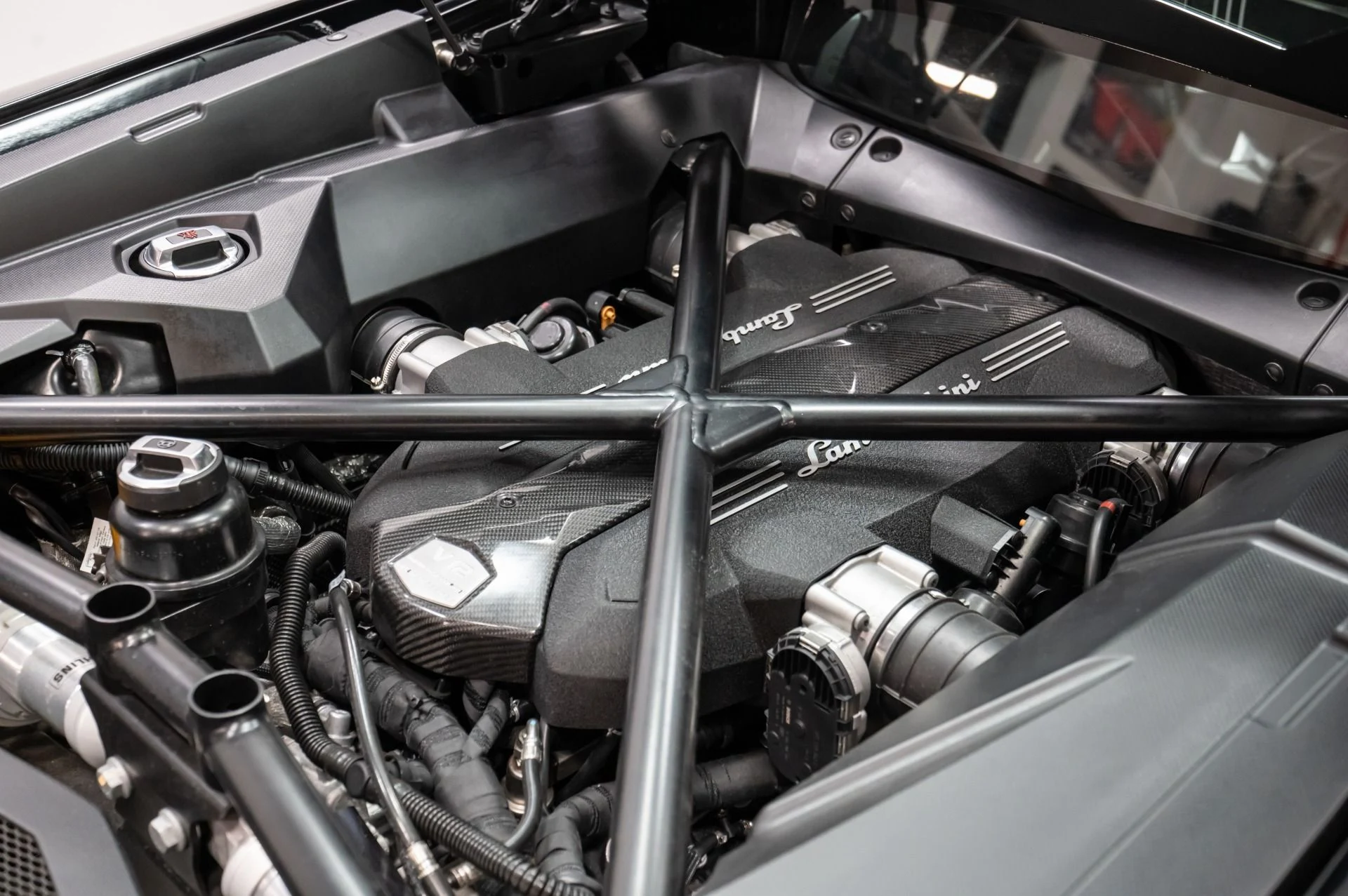 mph058_1065985690_Used_2014_Lamborghini_Aventador_1769104446_c8f2bf7027