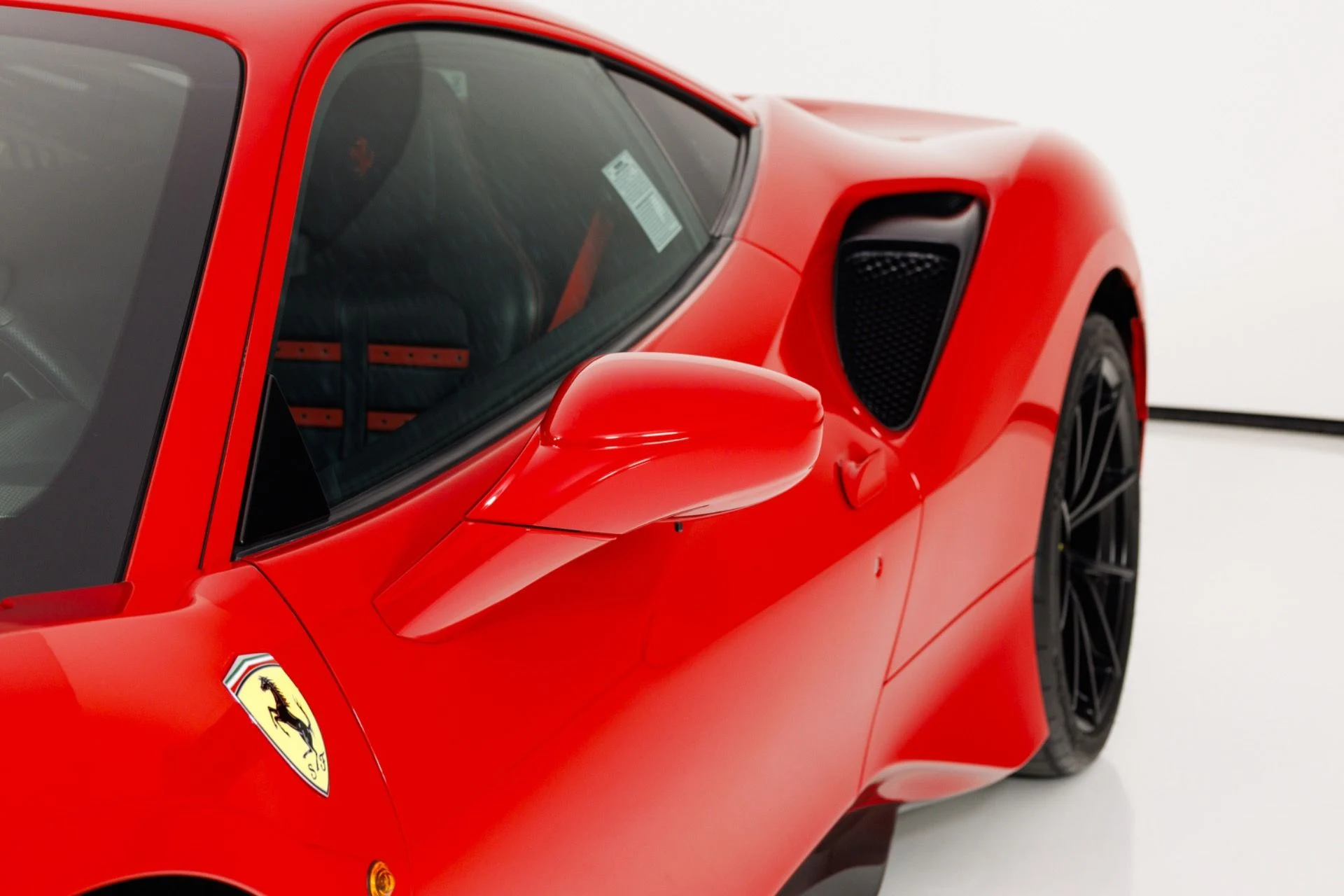 mph058_1084792149_Used_2019_Ferrari_488_Pista_1780072971_671d6f726e