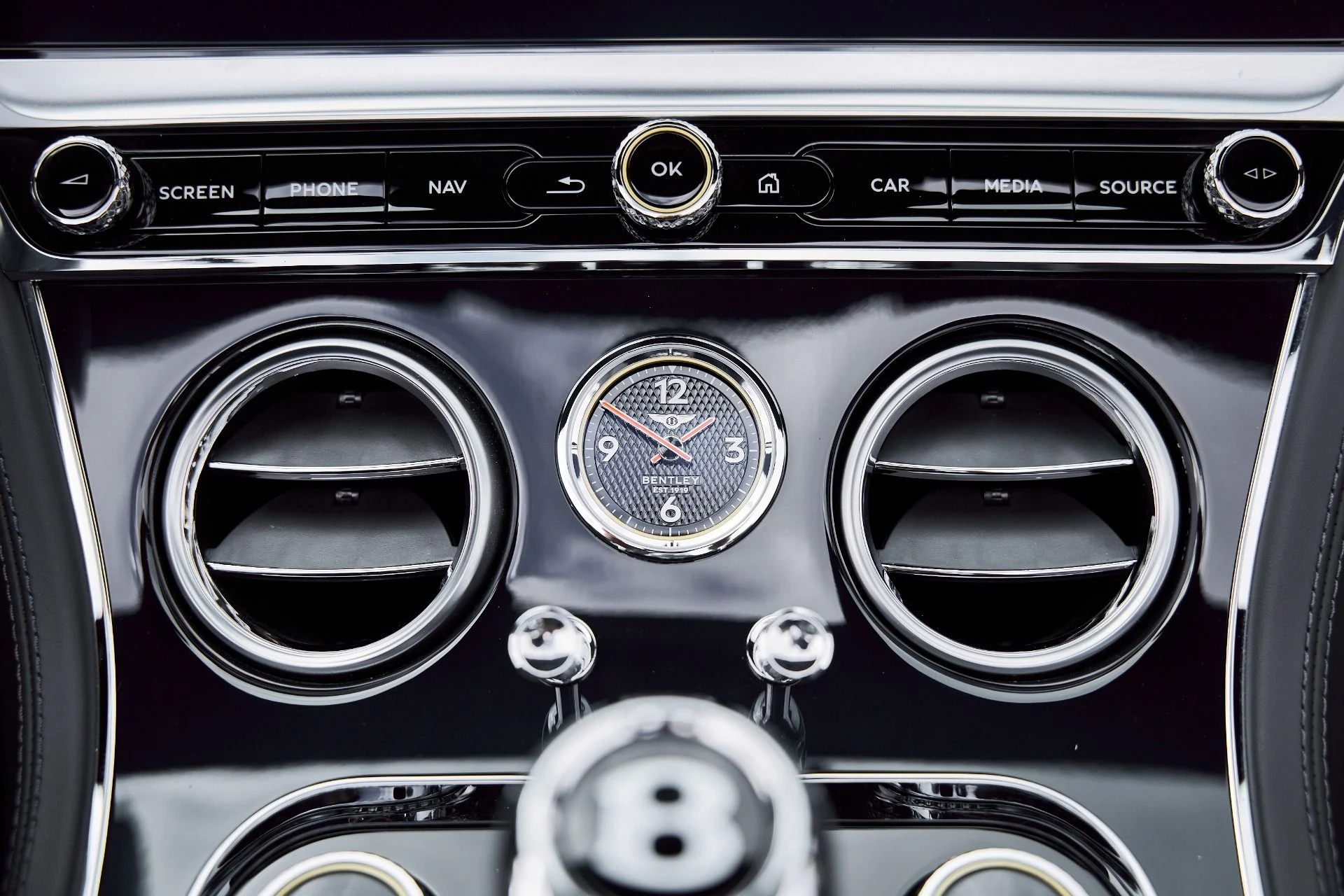 mph058_1097673443_Used_2022_Bentley_Continental_GT_V8_1766800433_fbd70fa2ef