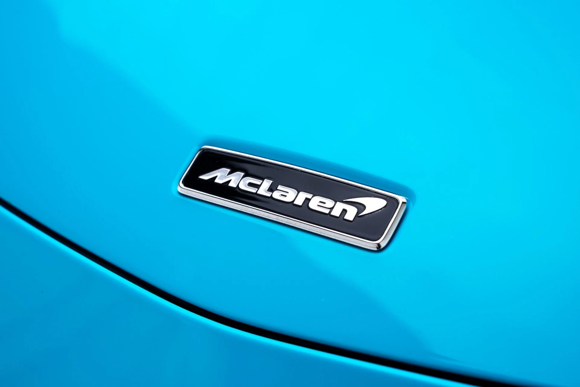 mph058_1141289120_Used_2023_Mc_Laren_Artura_1770682301_7e0561255e