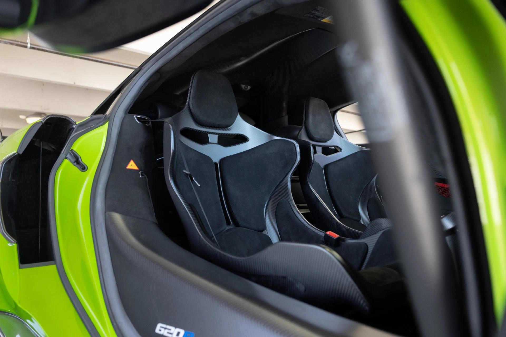 mph058_1160475350_Used_2020_Mc_Laren_620_R_1783549747_0469b8265f