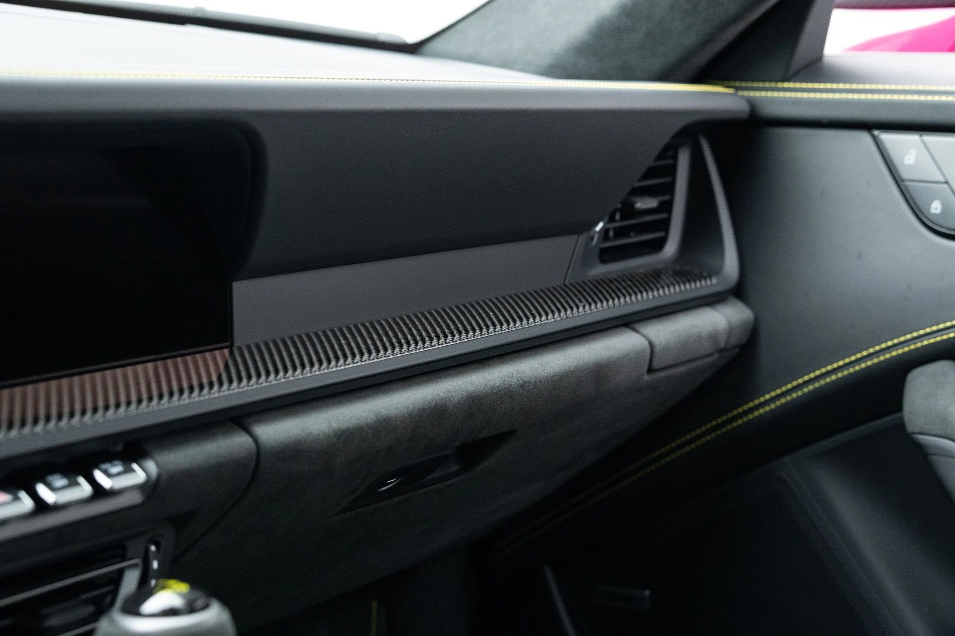 mph058_1170852102_Used_2024_Porsche_911_GT_3_1776966322_907bc0dd58