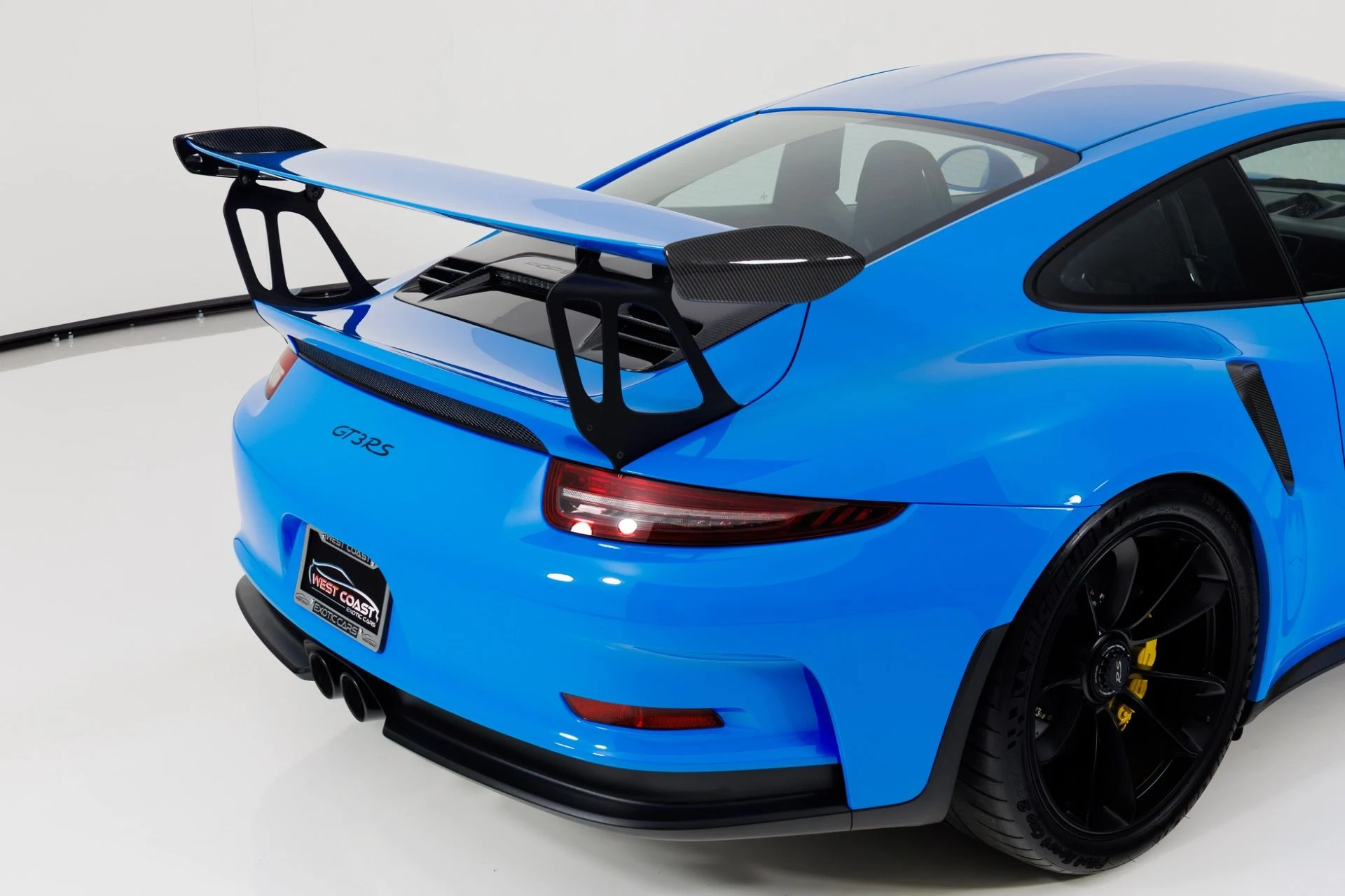 mph058_1188834491_Used_2016_Porsche_911_GT_3_RS_1769037893_6ce4822a63