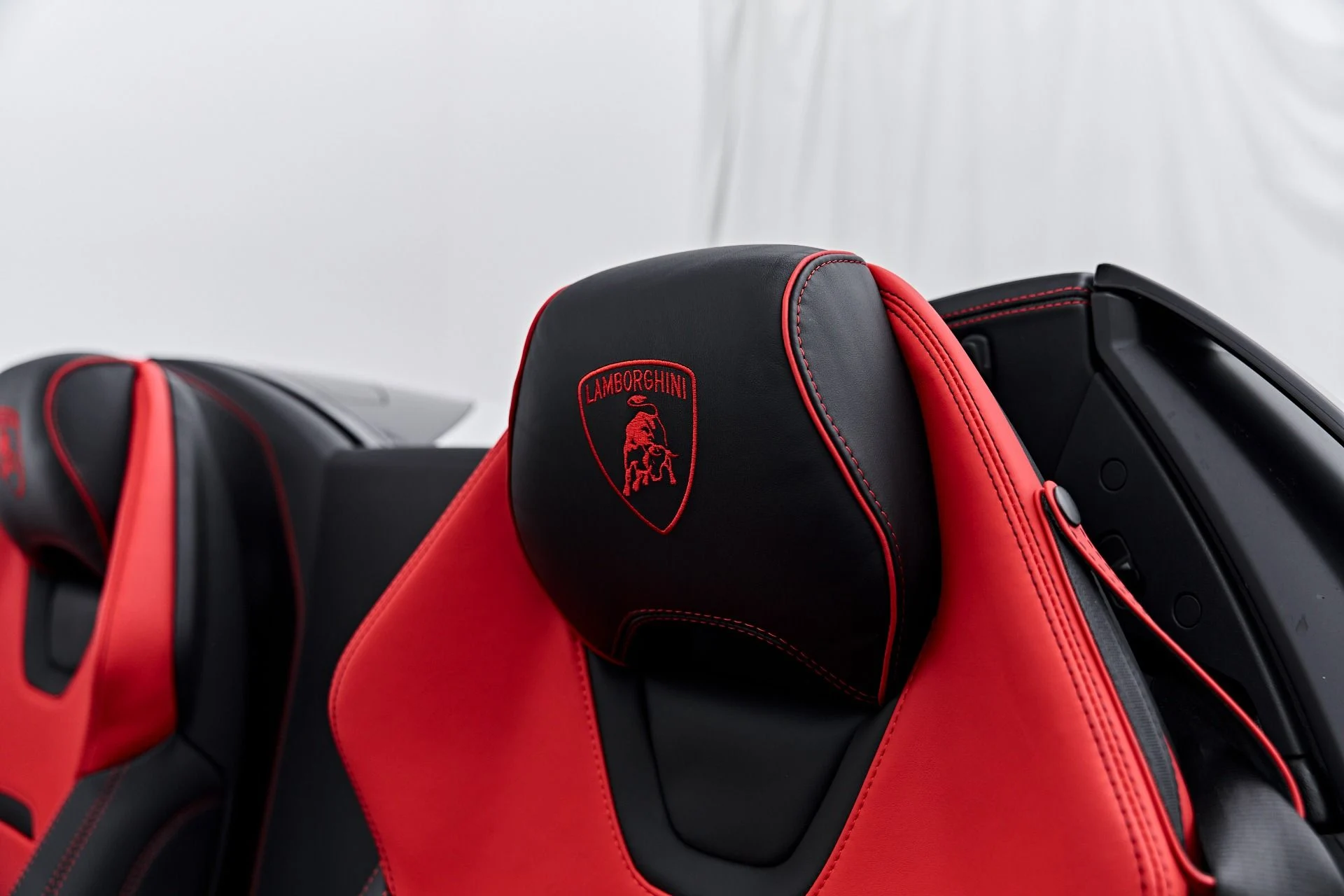 mph058_1211141236_Used_2024_Lamborghini_Huracan_EVO_Base_1791337178_fec2245441