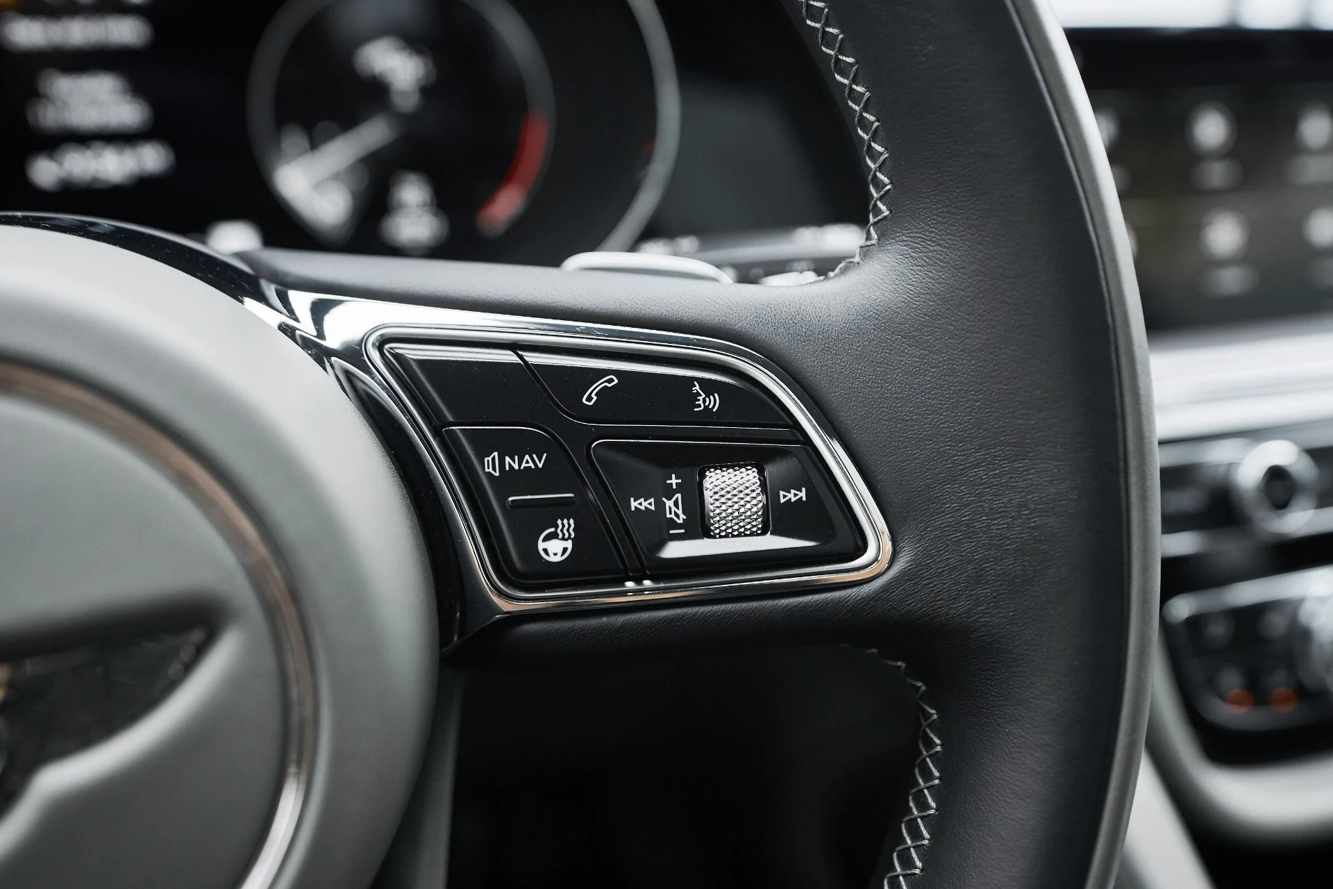 mph058_129405478_Used_2023_Bentley_Bentayga_EWB_Azure_1763502566_6fb88316d8