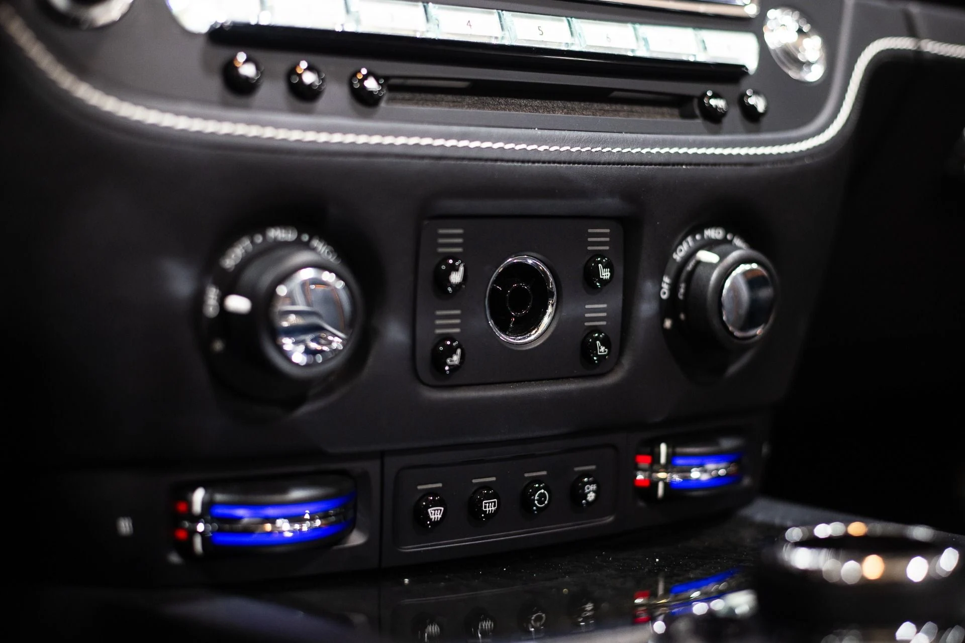 mph058_1304833511_Used_2018_Rolls_Royce_Dawn_1_of_1_Bespoke_Special_Order_Black_Badge_1773760371_ef487beff2