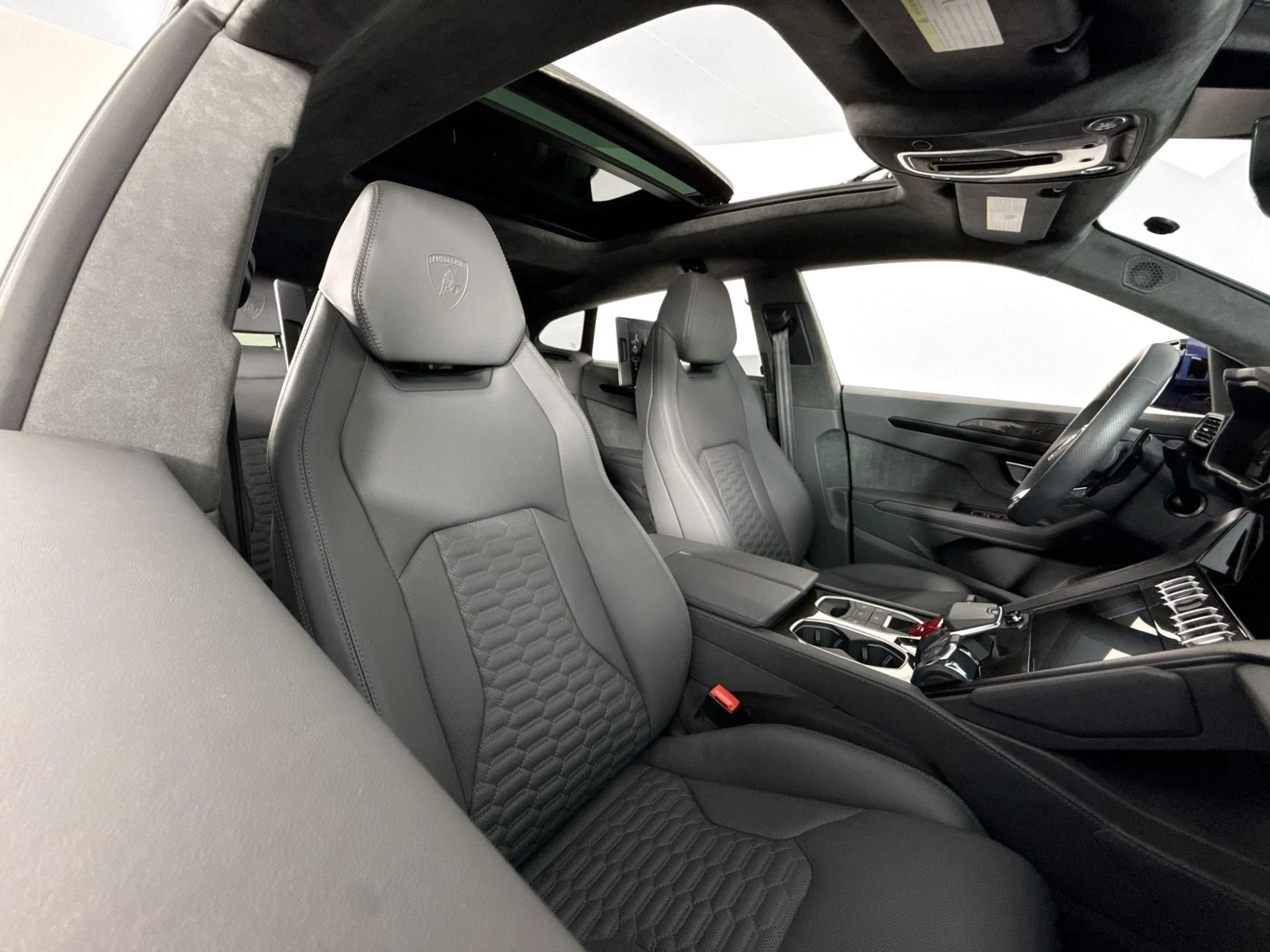 mph058_1319077999_Used_2024_Lamborghini_Urus_S_1784150946_75b7c1e99b