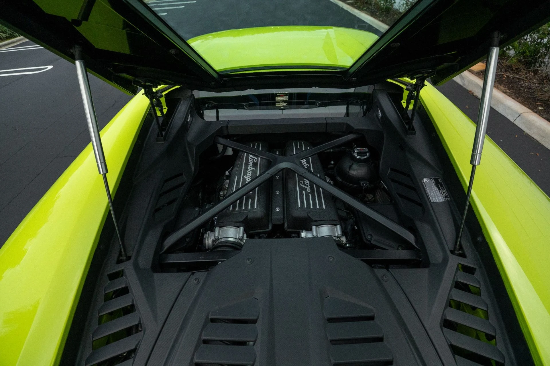 mph058_1401330770_Used_2020_Lamborghini_Huracan_EVO_1764467752_928a21d652