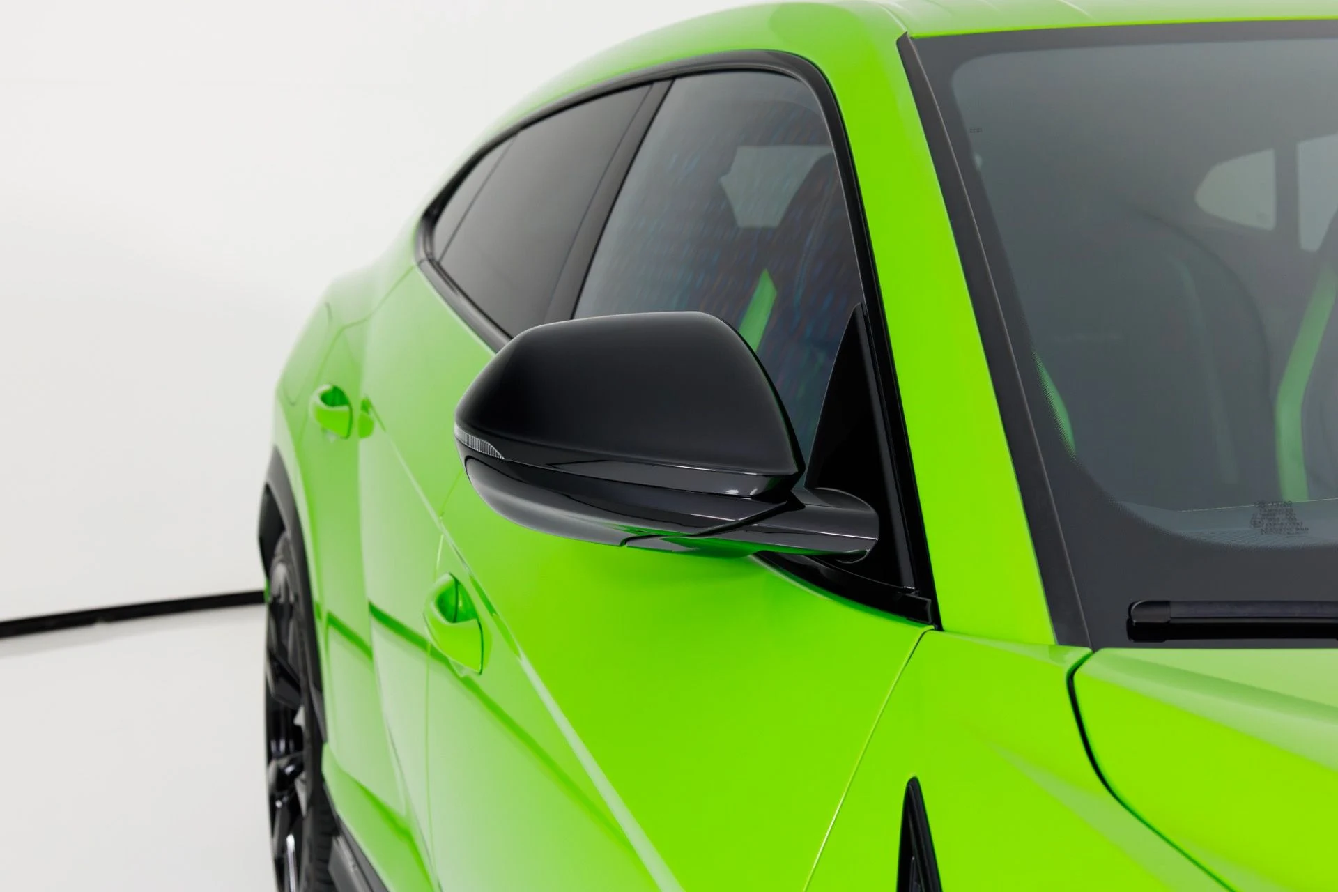 mph058_140473036_Used_2023_Lamborghini_Urus_S_1769555052_a5c09234e2