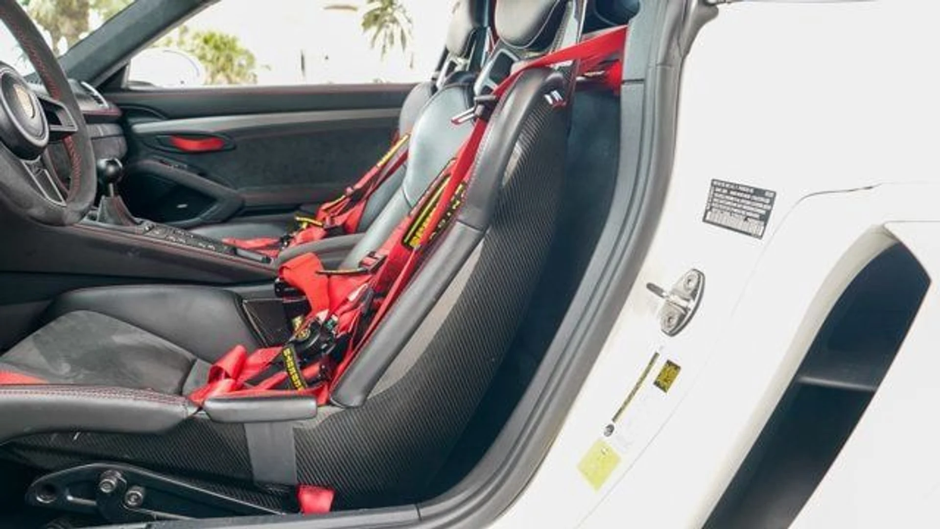 mph058_1471224496_used_2020_porsche_718_cayman_gt4coupe_14354_22875819_59_640_077775e3a2