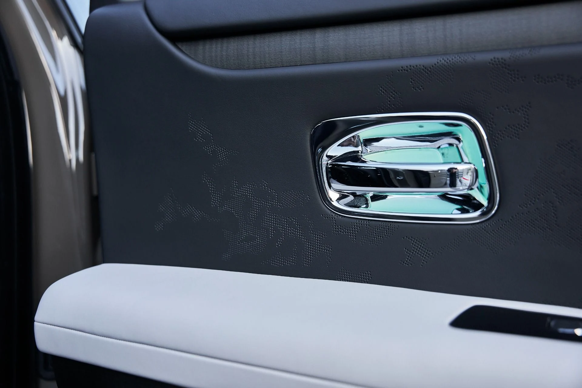 mph058_1477682996_Used_2025_Rolls_Royce_Ghost_Base_1770087483_f2635f1e13